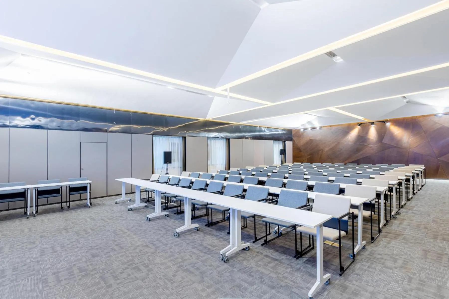 Meeting/conference room in Atour Hotel Chongqing Liziba Lianglukou Subway Station