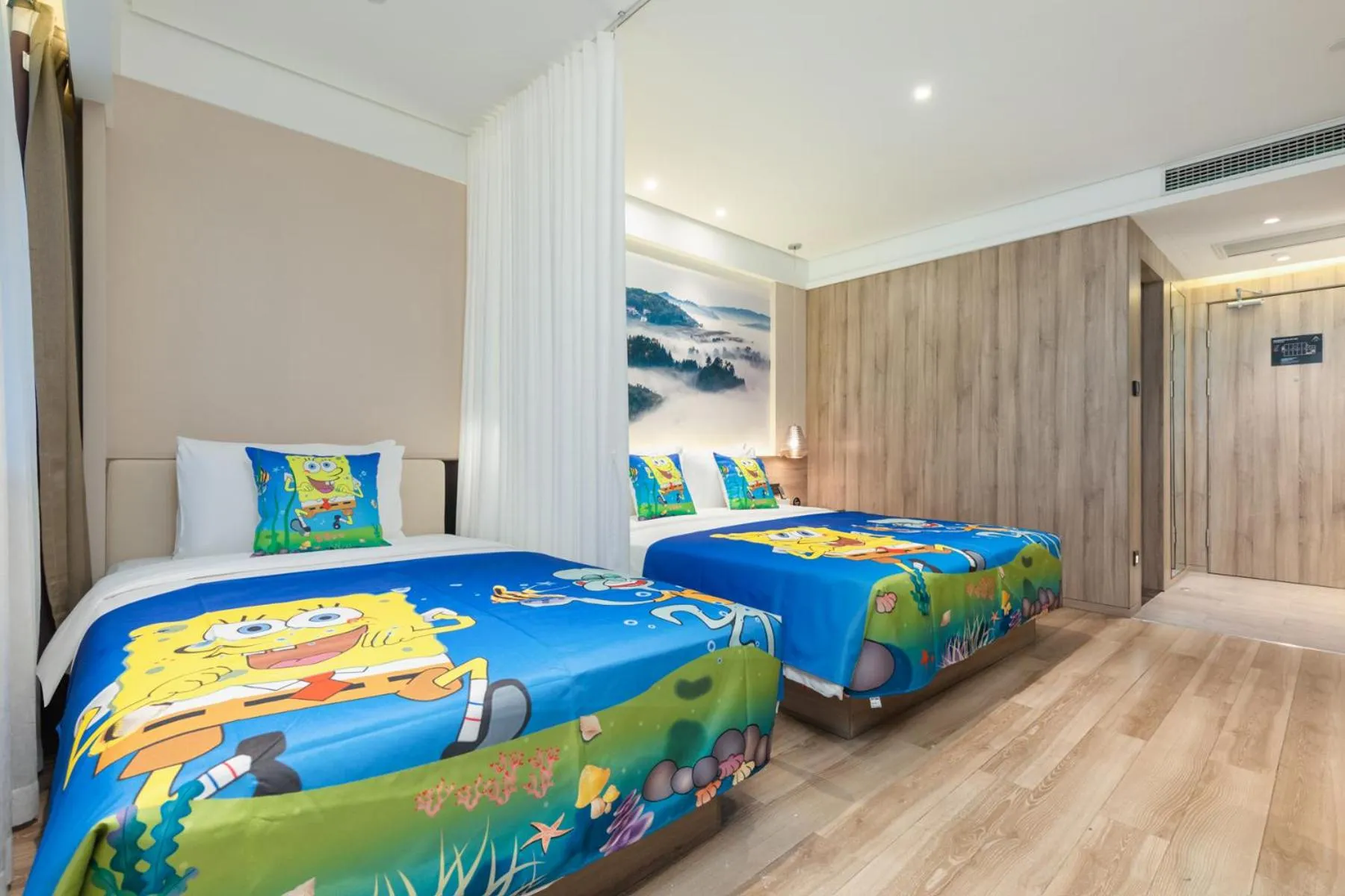 Atour Hotel Chongqing Liziba Lianglukou Subway Station