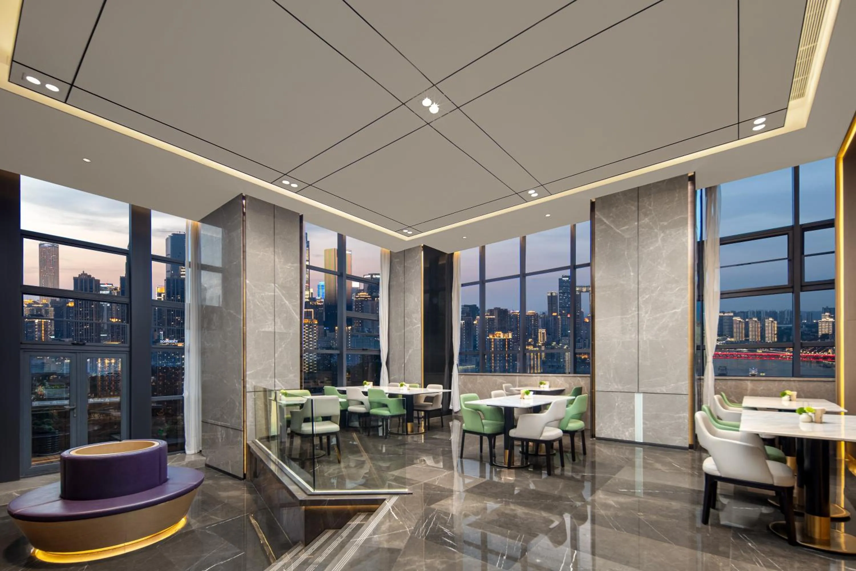 Restaurant/places to eat in Atour S Hotel Chongqing Crown International