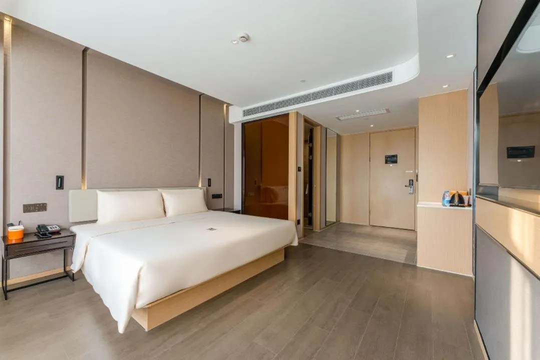 Bed in Atour Hotel Beijing Dahongmen Yintai