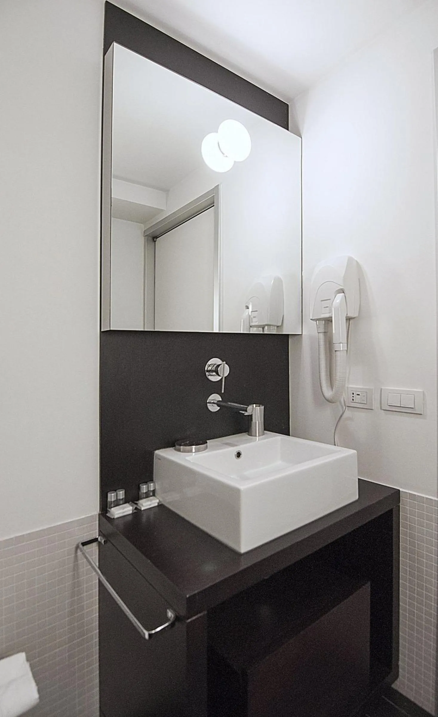 Bathroom in BB Hotels Aparthotel Desuite