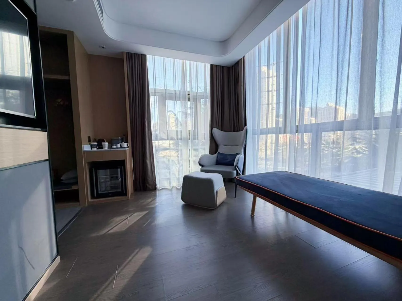 Living room, Bed in Atour S Hotel Xinghai Square
