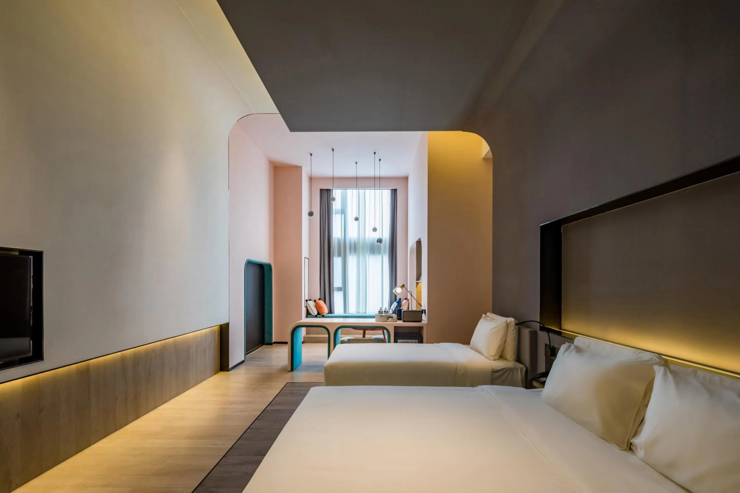 Photo of the whole room, Bed in Atour S Hotel Shanghai Hongqiao Center Aegean-Late night Congee