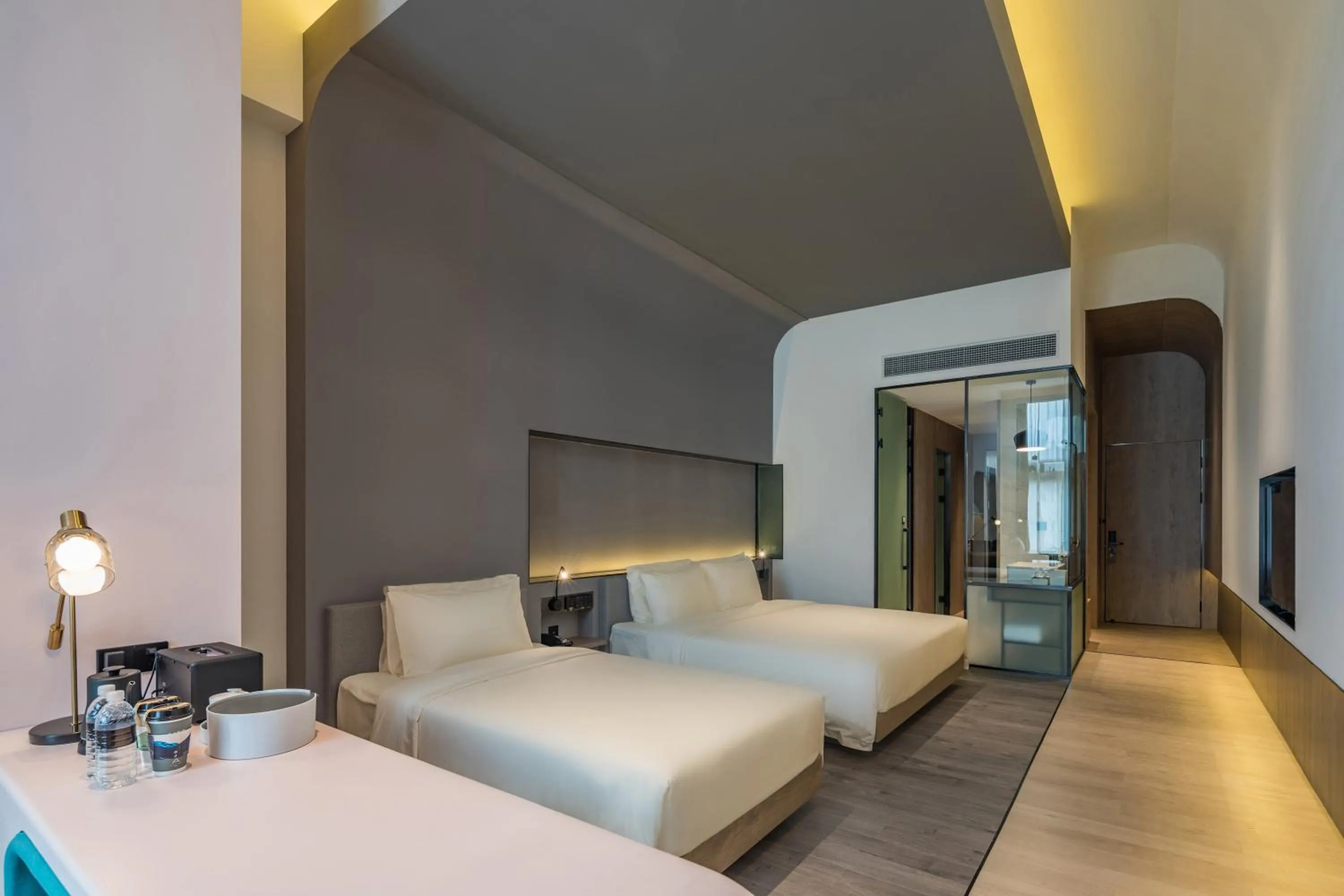 Photo of the whole room, Bed in Atour S Hotel Shanghai Hongqiao Center Aegean-Late night Congee