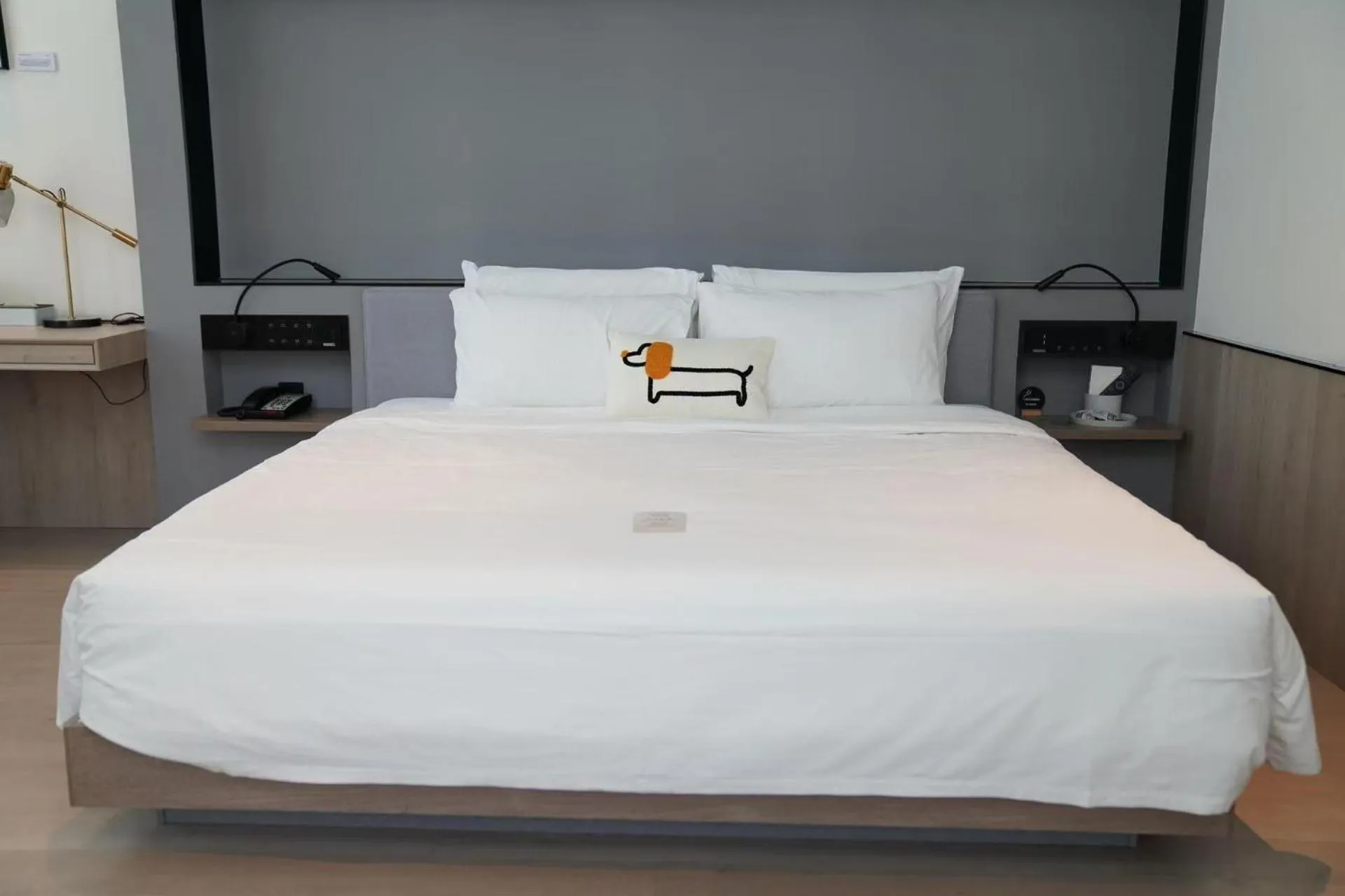 Photo of the whole room, Bed in Atour S Hotel Shanghai Hongqiao Center Aegean-Late night Congee
