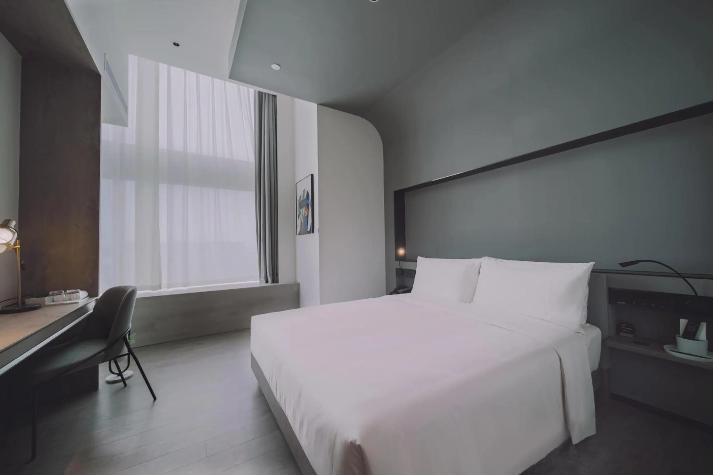 Bedroom, Bed in Atour S Hotel Shanghai Hongqiao Center Aegean-Late night Congee