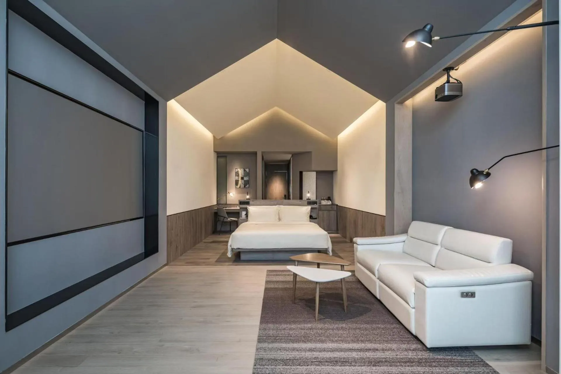 Photo of the whole room, Bed in Atour S Hotel Shanghai Hongqiao Center Aegean-Late night Congee