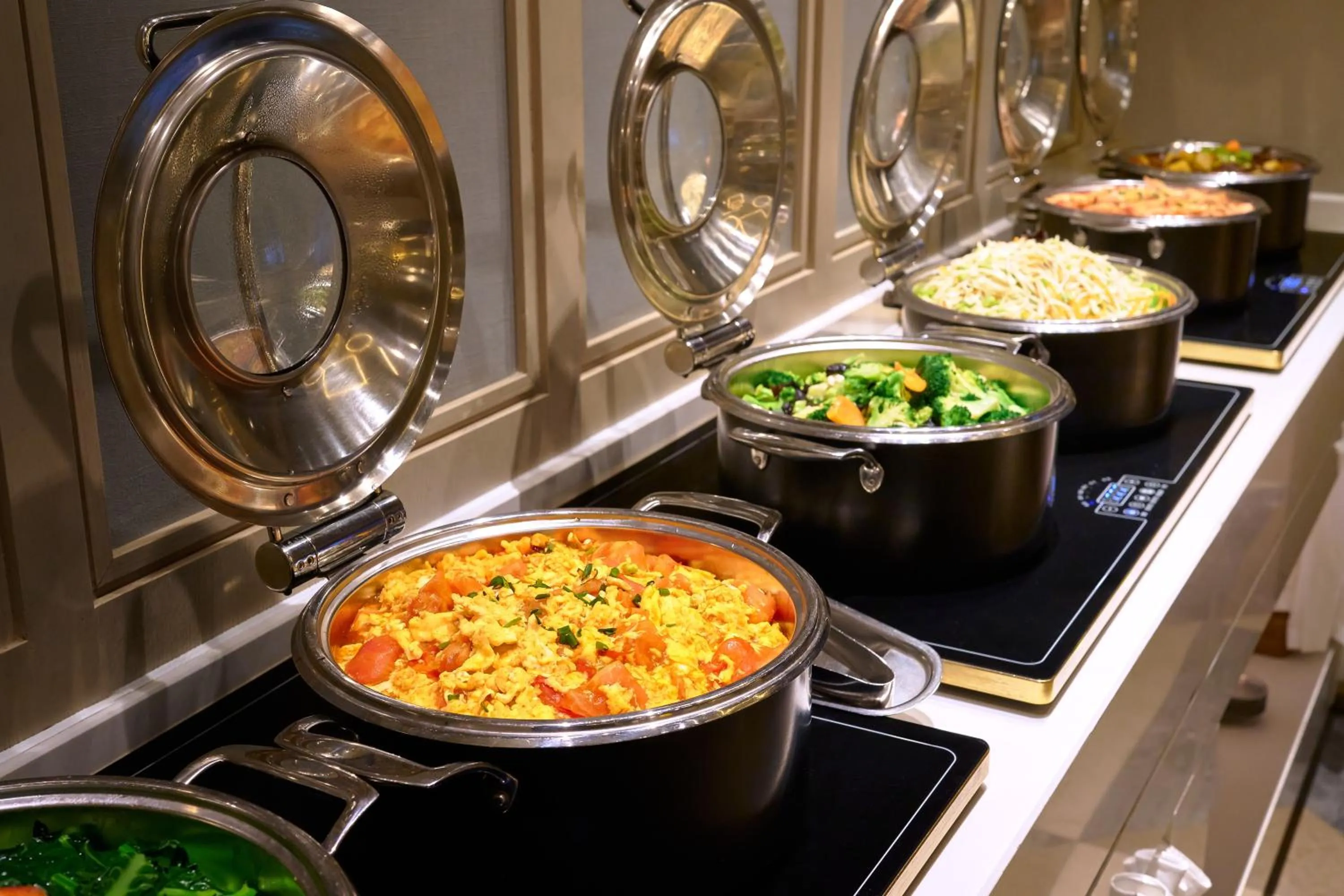 Breakfast in Atour Hotel Nanjing East Road, The Bund-Self-service free laundry-Free Night Snacks