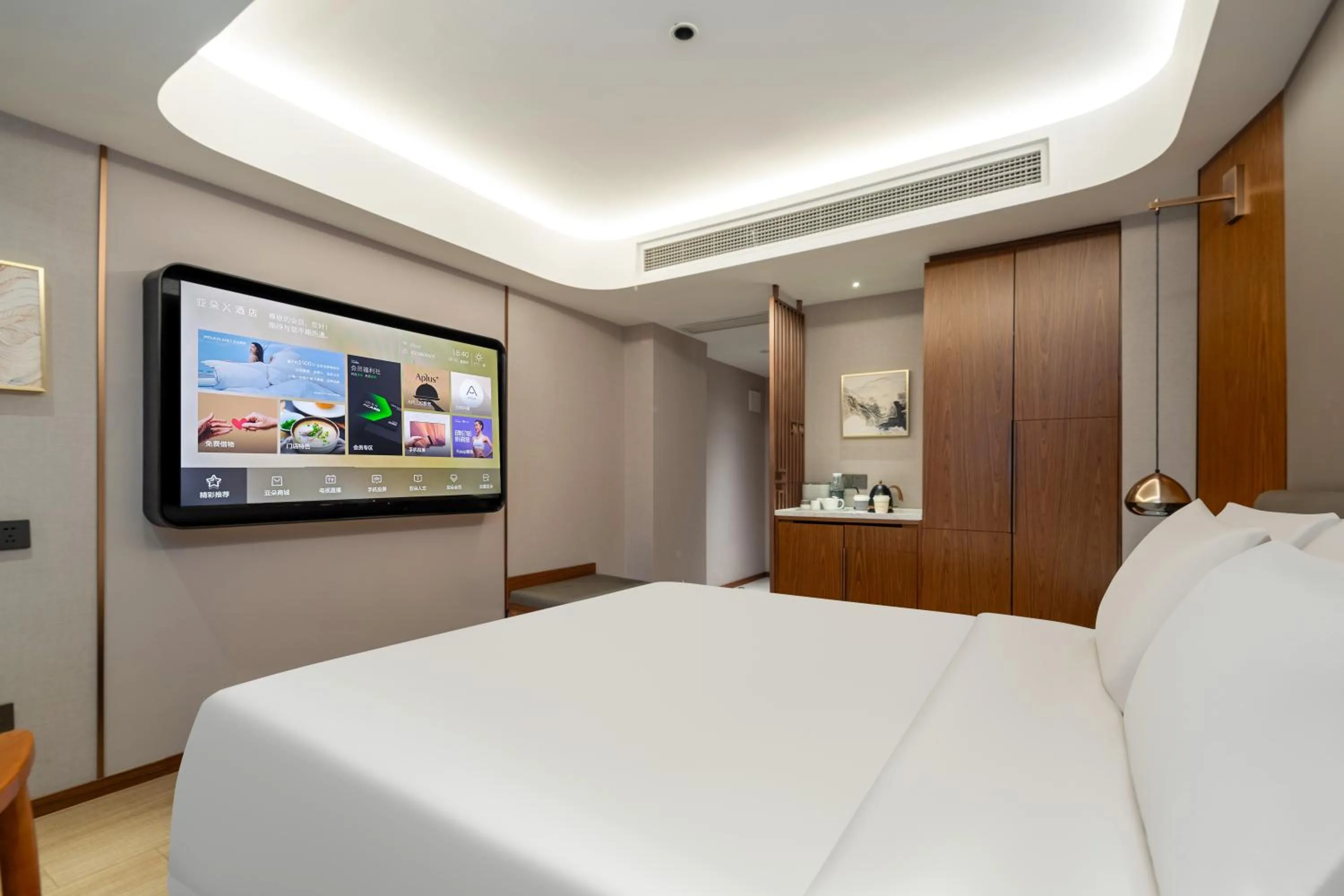 Communal lounge/ TV room, Bed in Atour X Hotel Shanghai Lujiazui Binjiang Avenue
