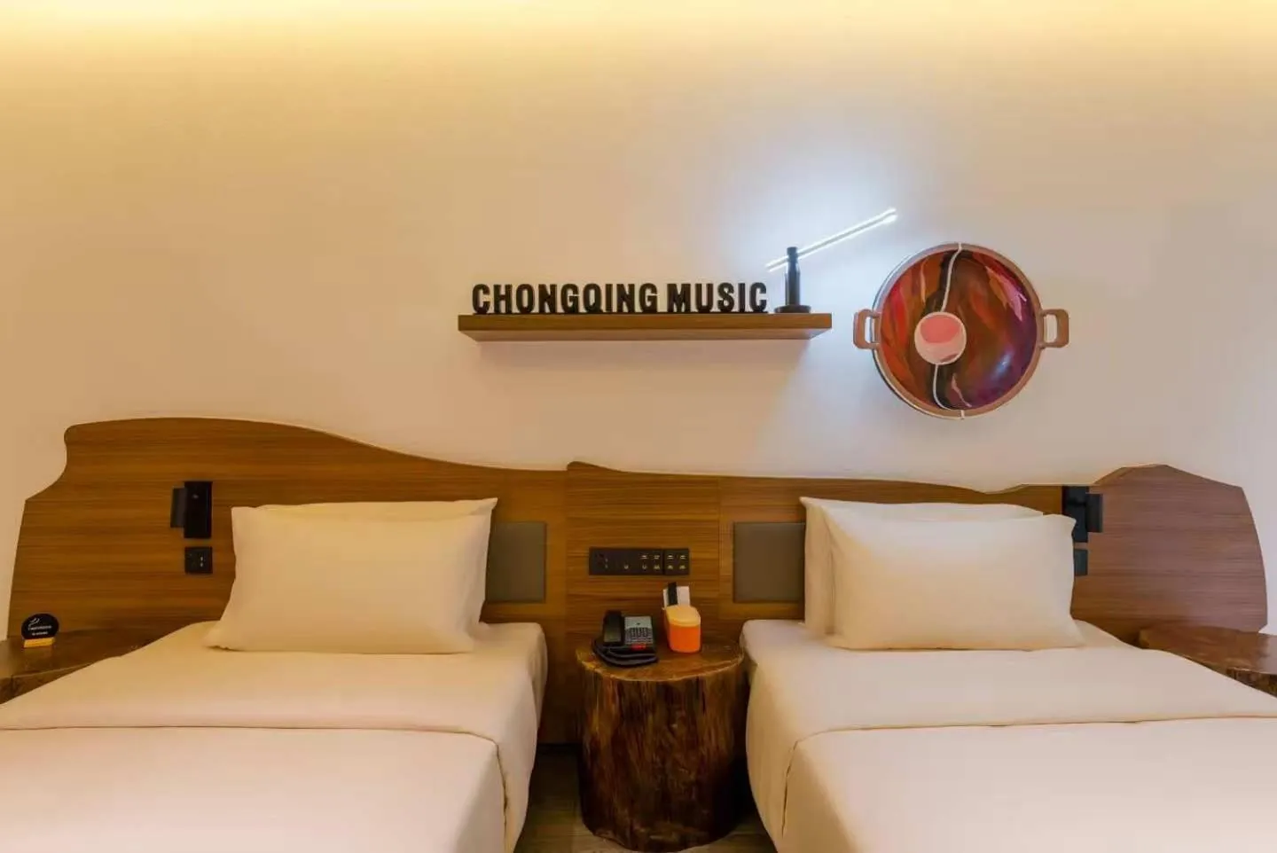 Bed in Atour Hotel Chongqing Tiandi NetEase Cloud Music