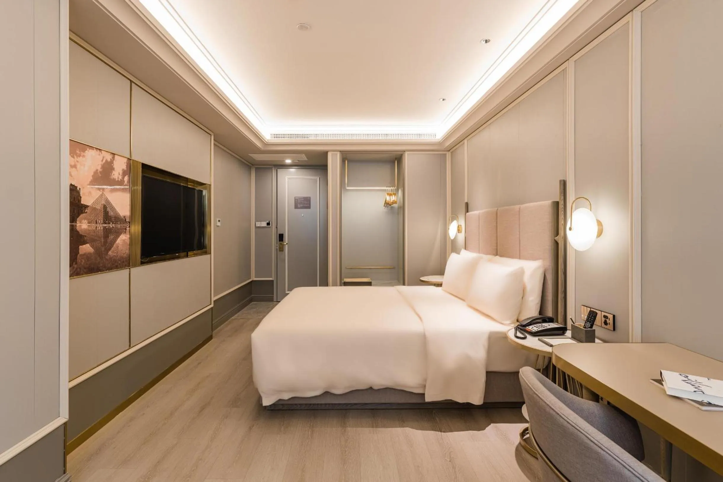 Bedroom, Bed in Atour Hotel Chengdu Kuanzhai Alley