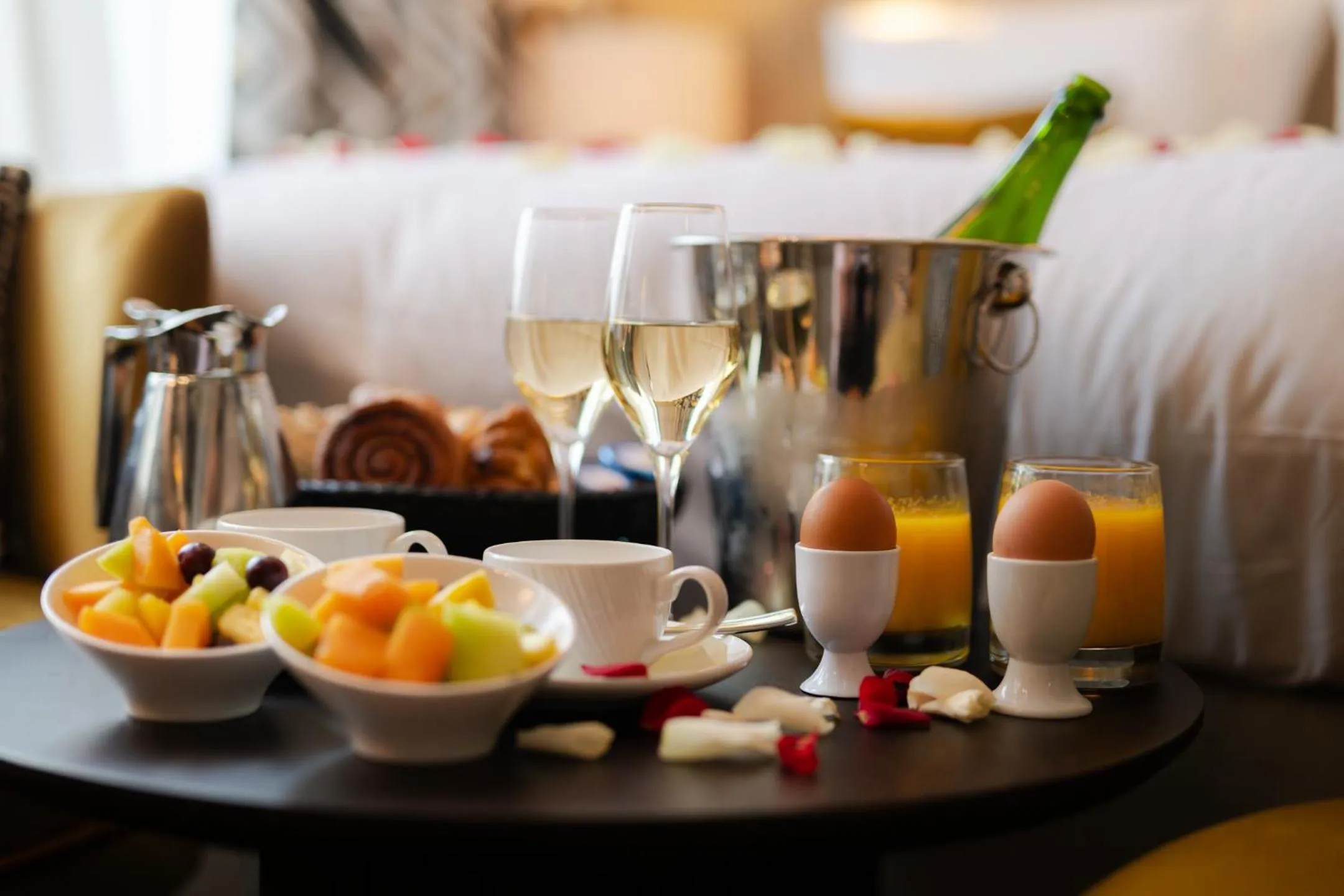 Food and drinks in Ambassade Hotel