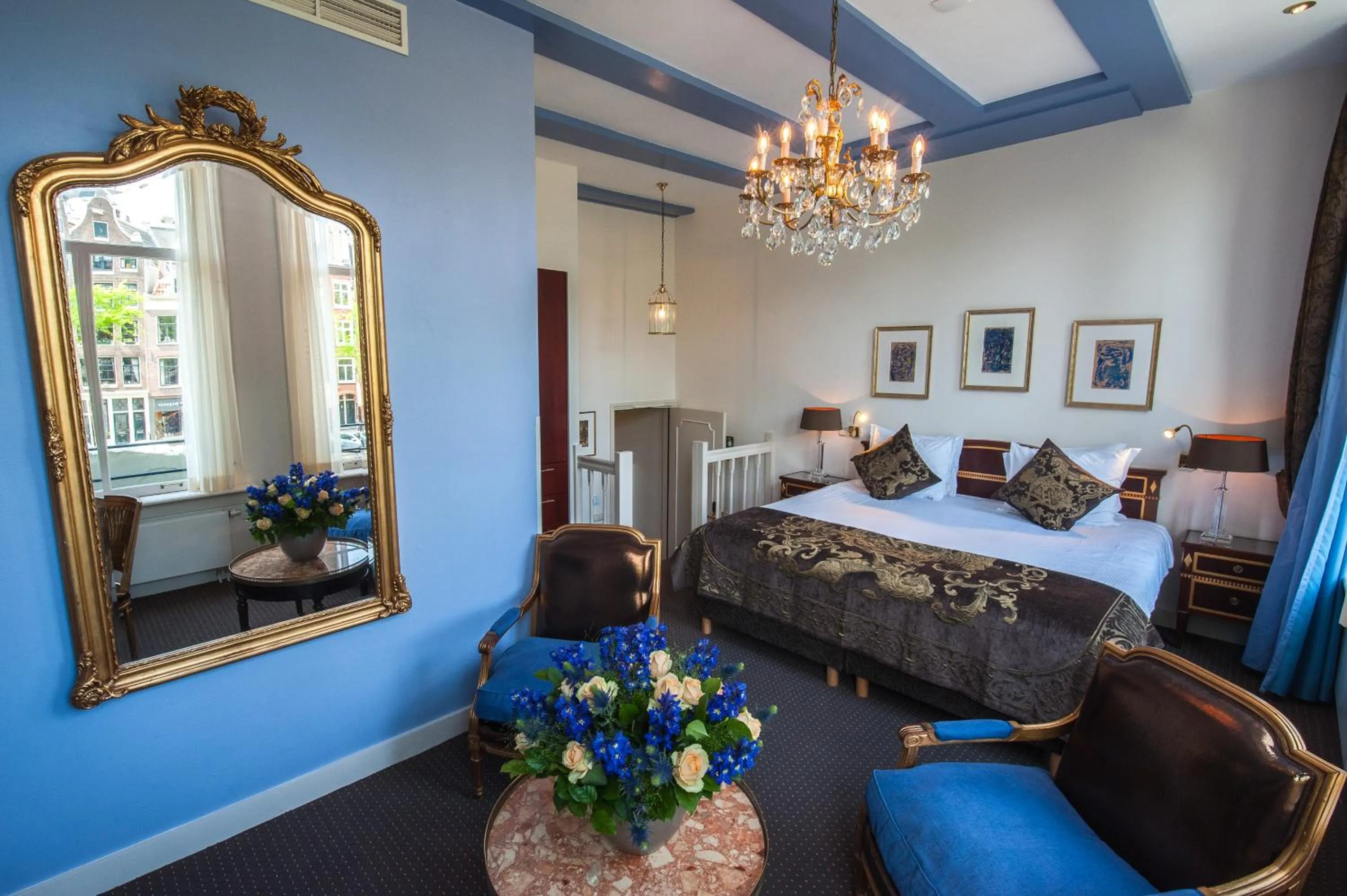 Bed in Ambassade Hotel