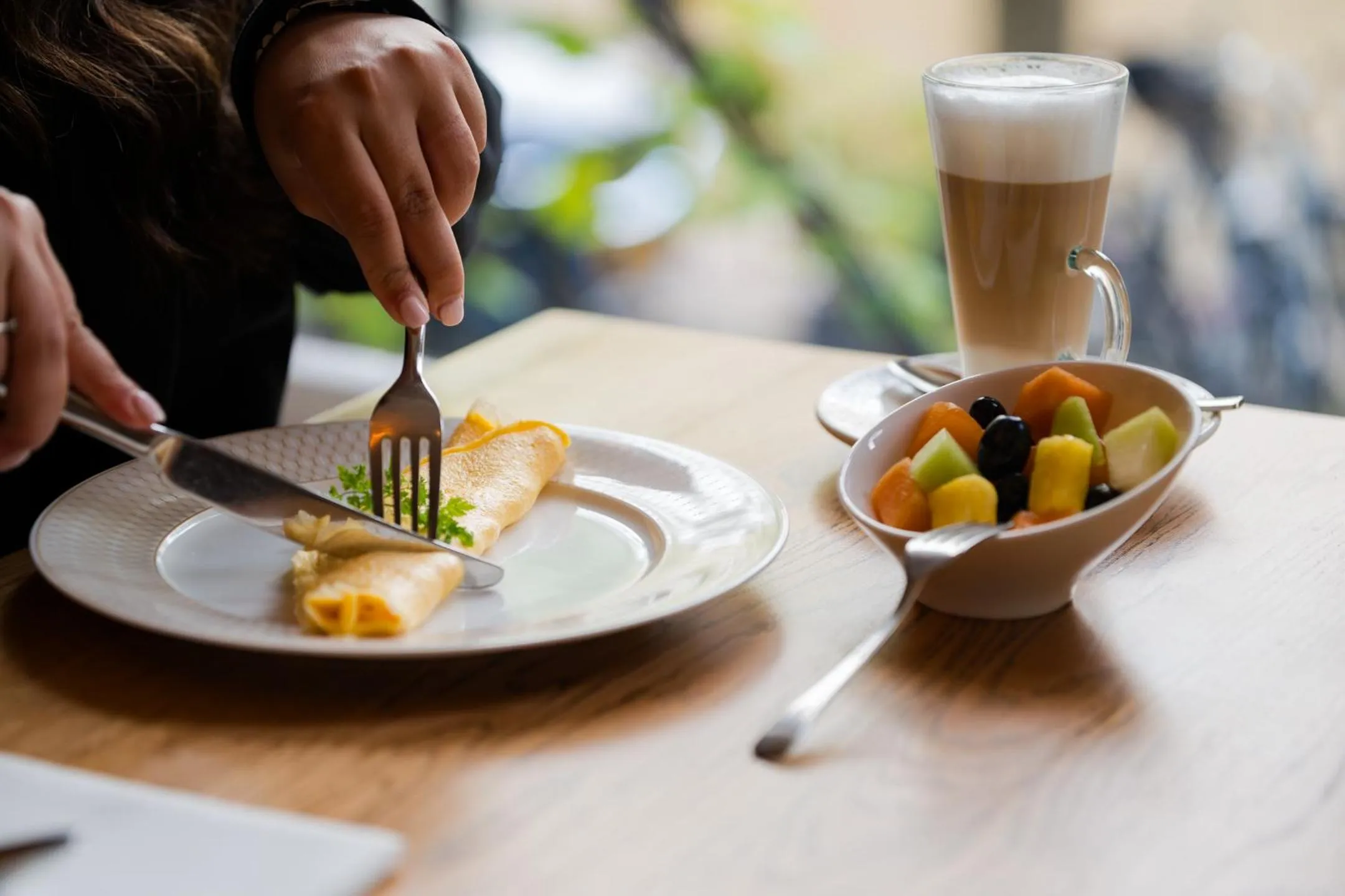 Restaurant/places to eat in Ambassade Hotel