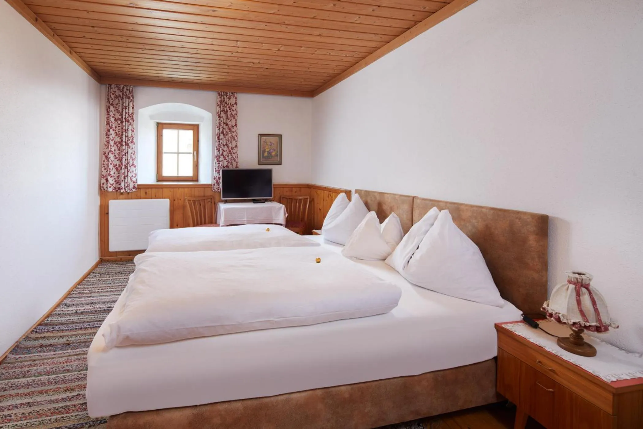 Bed in Pension Oberbräu