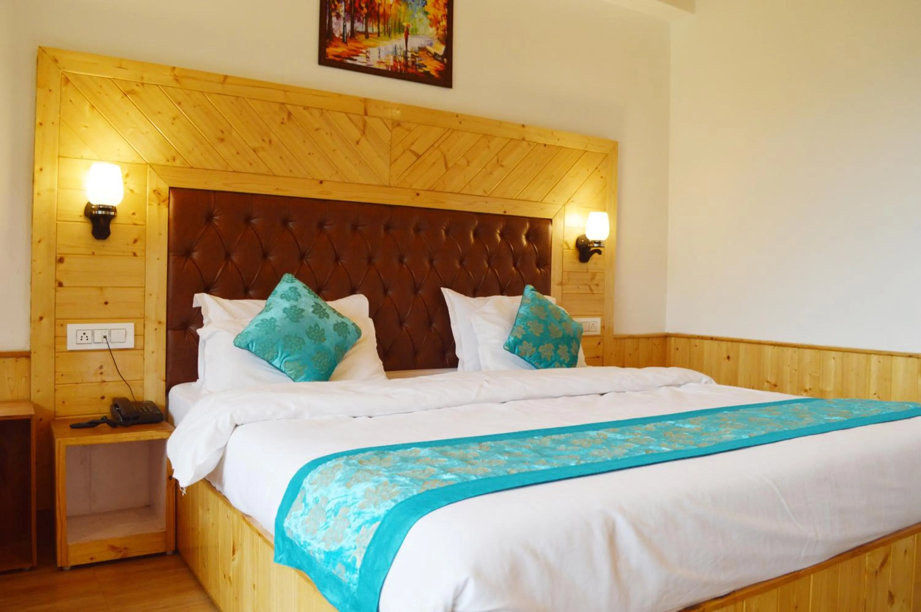 Bed in Manali Outdoor Retreat by Sheosante