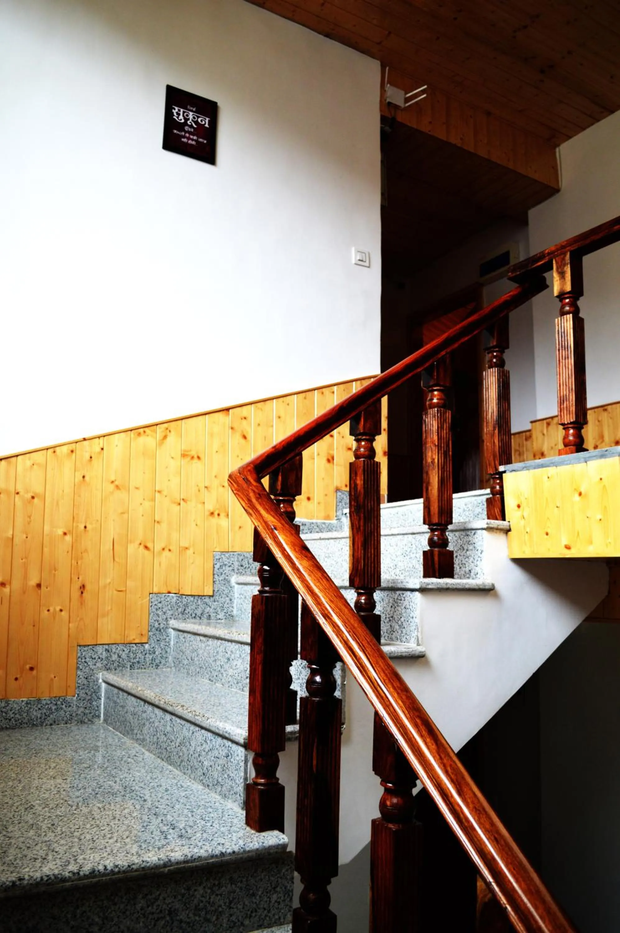 Lobby or reception in Manali Outdoor Retreat by Sheosante