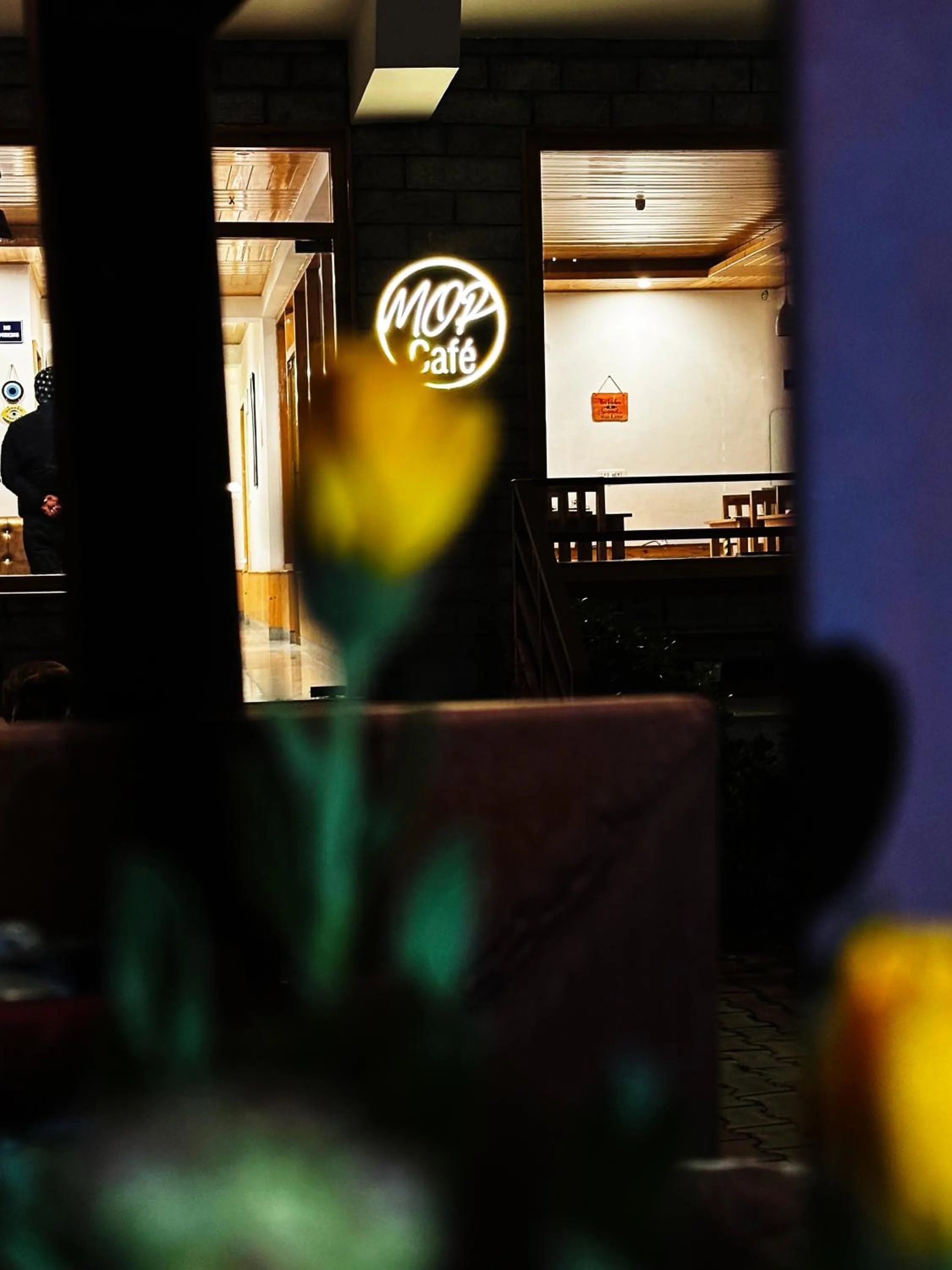 Restaurant/places to eat in Manali Outdoor Retreat by Sheosante