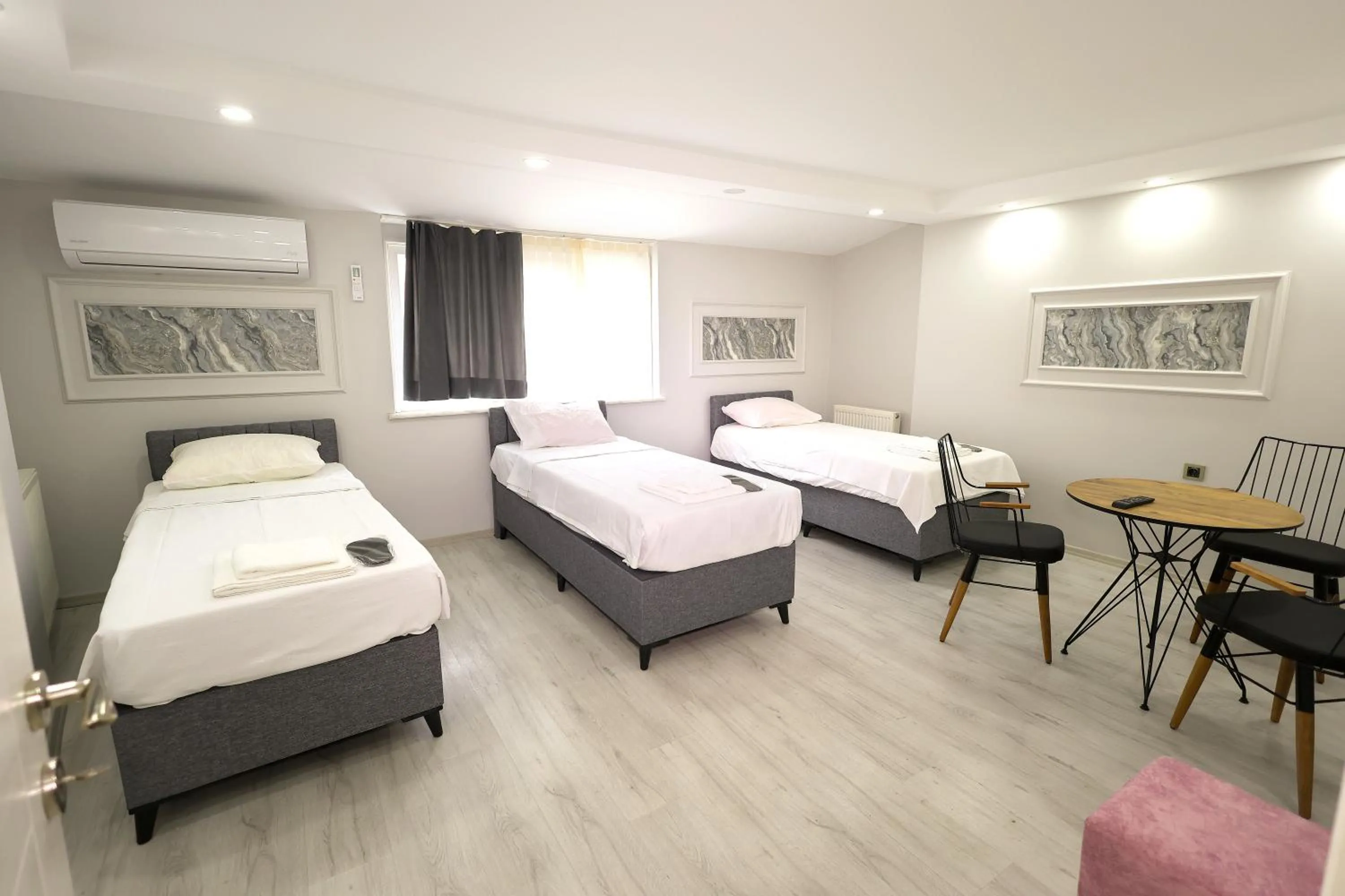 Deluxe Family Suite in JOE BLACK APART