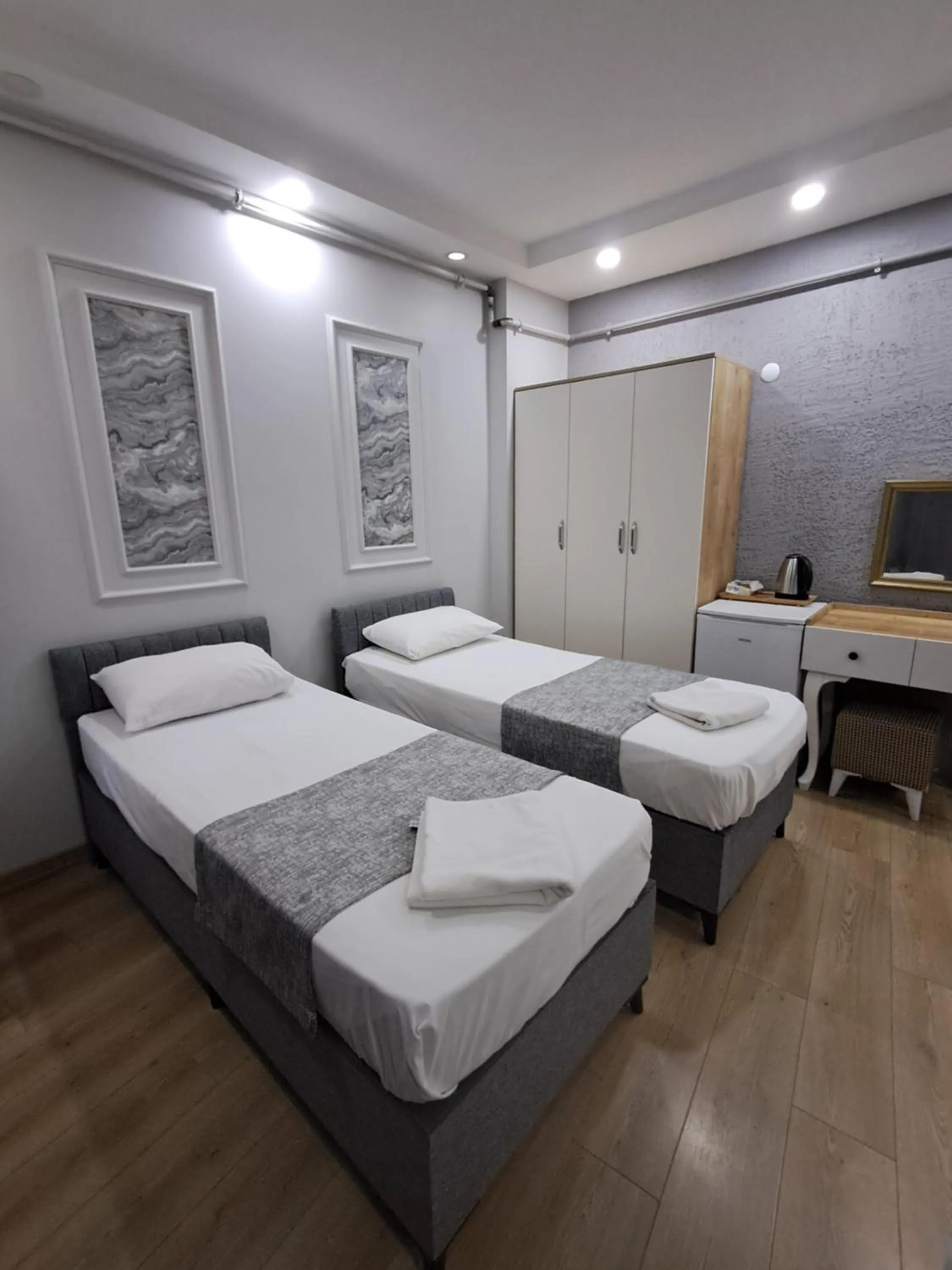 Bedroom, Bed in JOE BLACK APART