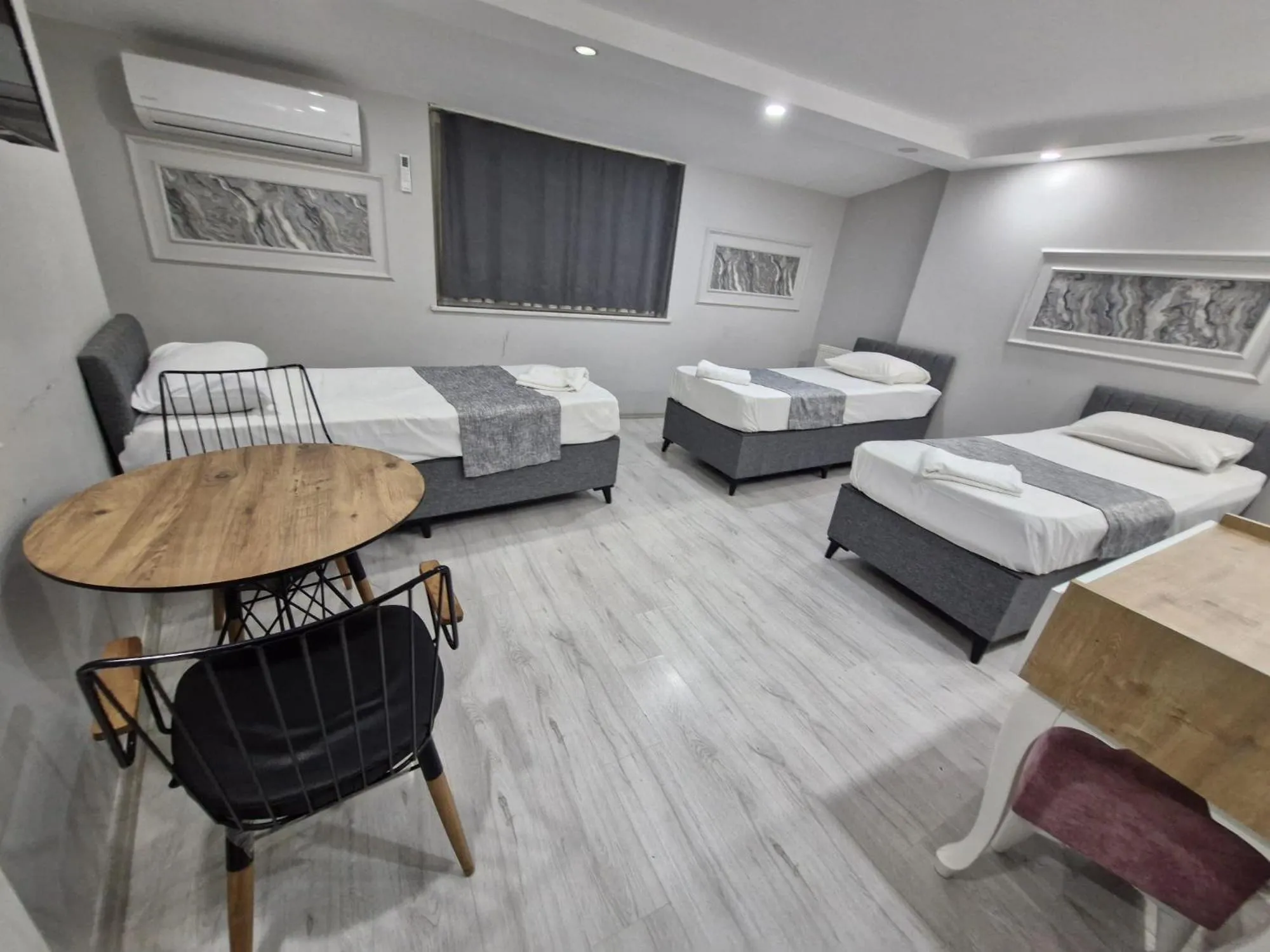 Bedroom, Bed in JOE BLACK APART