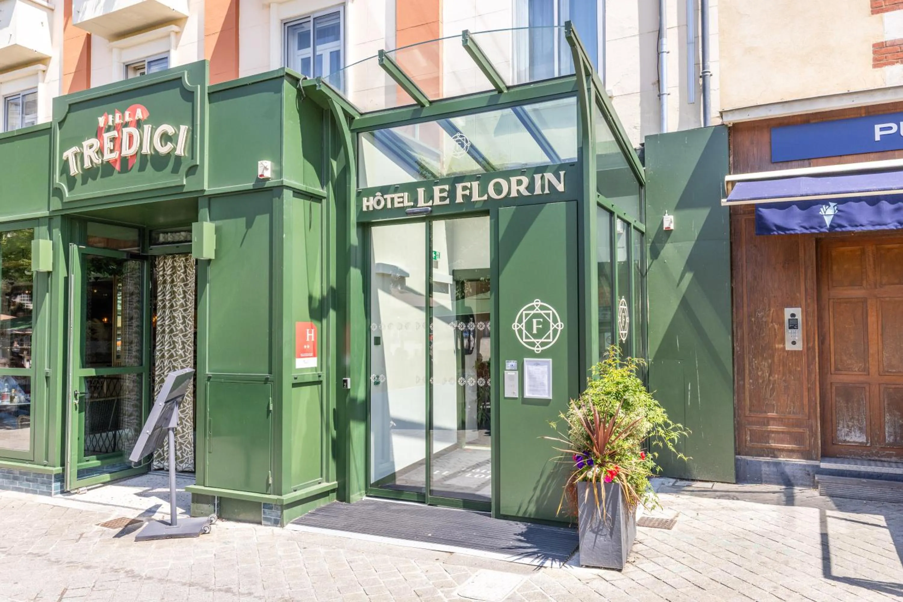Facade/entrance in Hôtel Le Florin