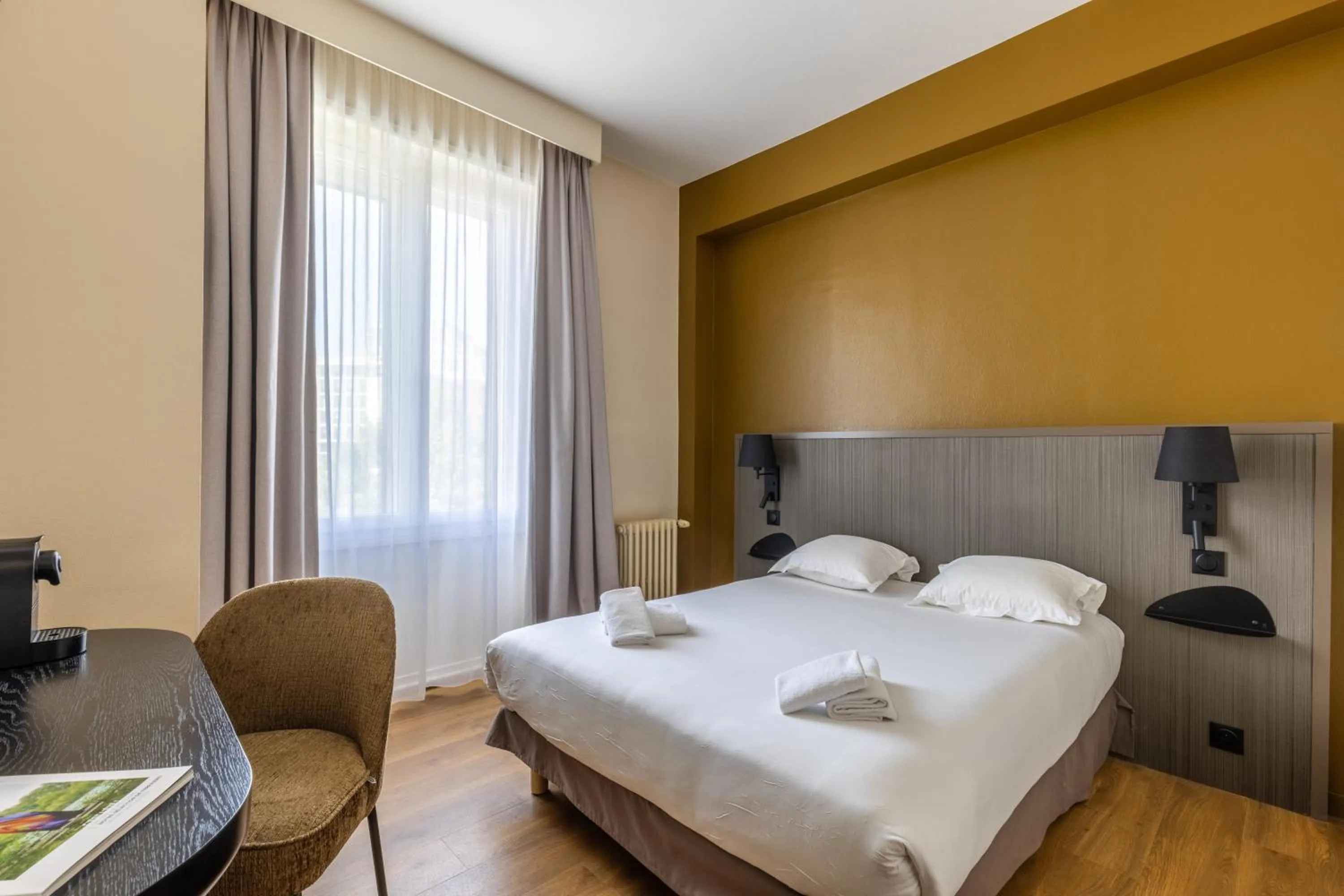 Bed in Hôtel Le Florin