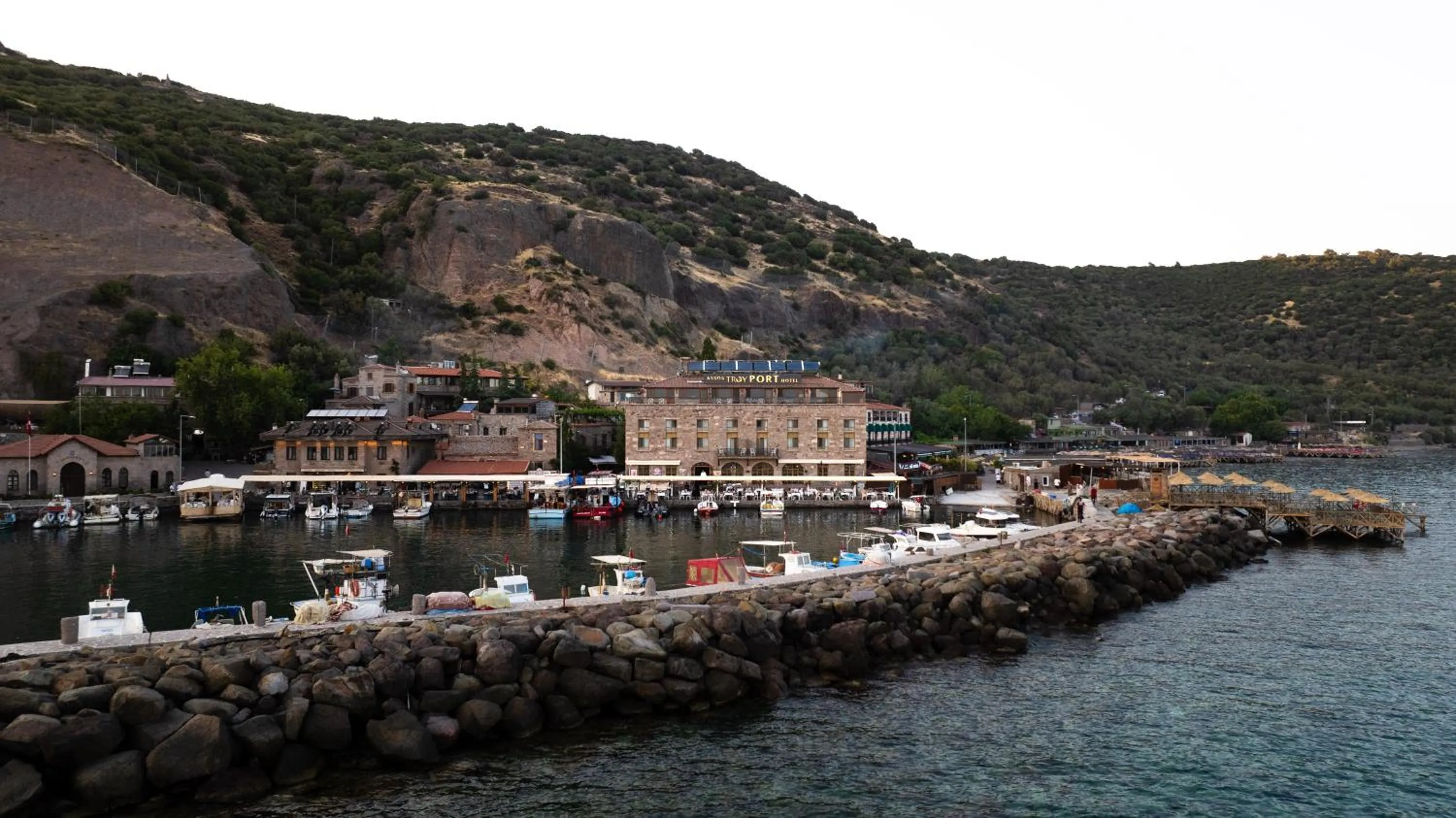 Assos Troy Port Hotel