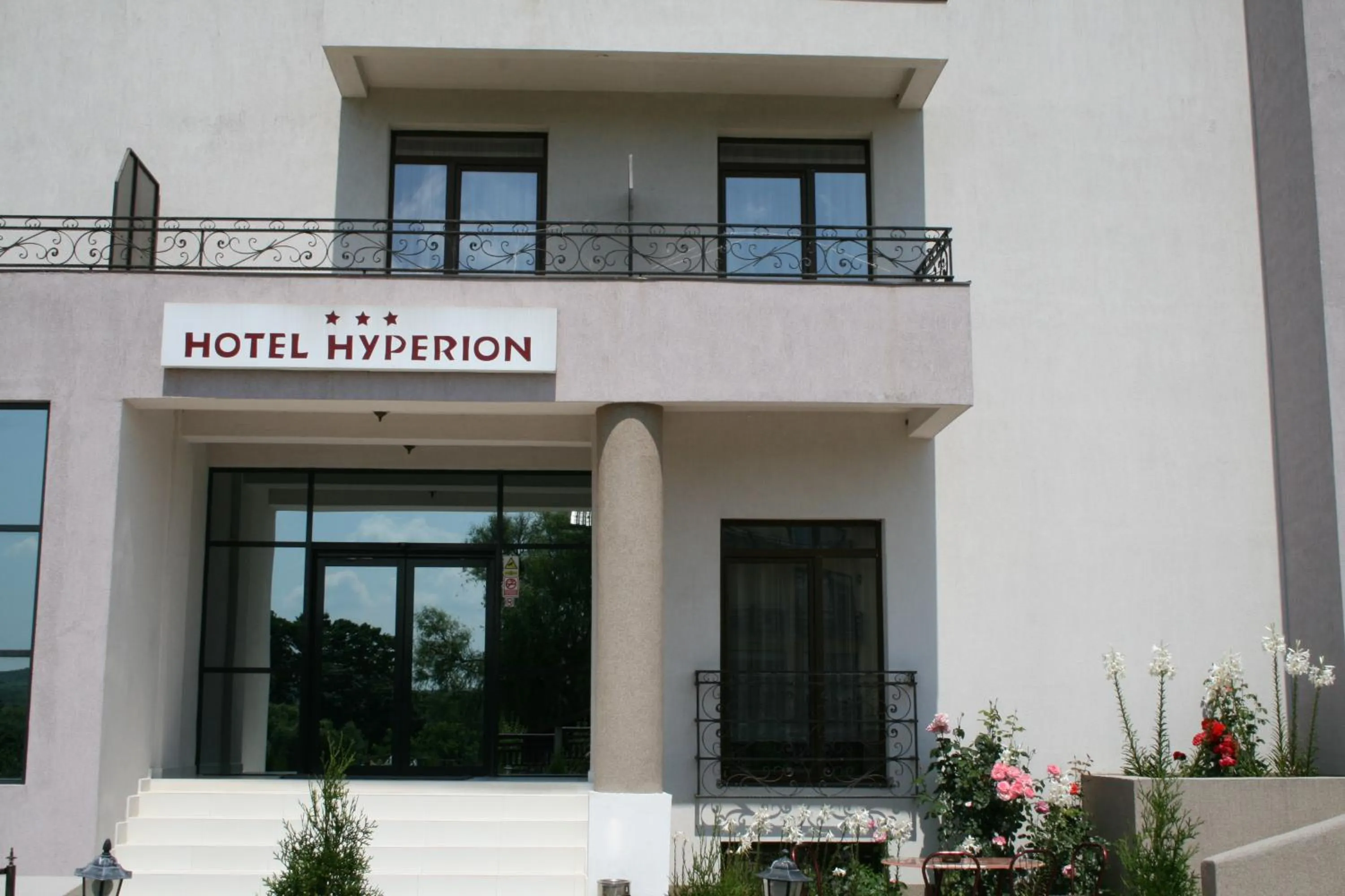 Facade/entrance in Hotel Hyperion