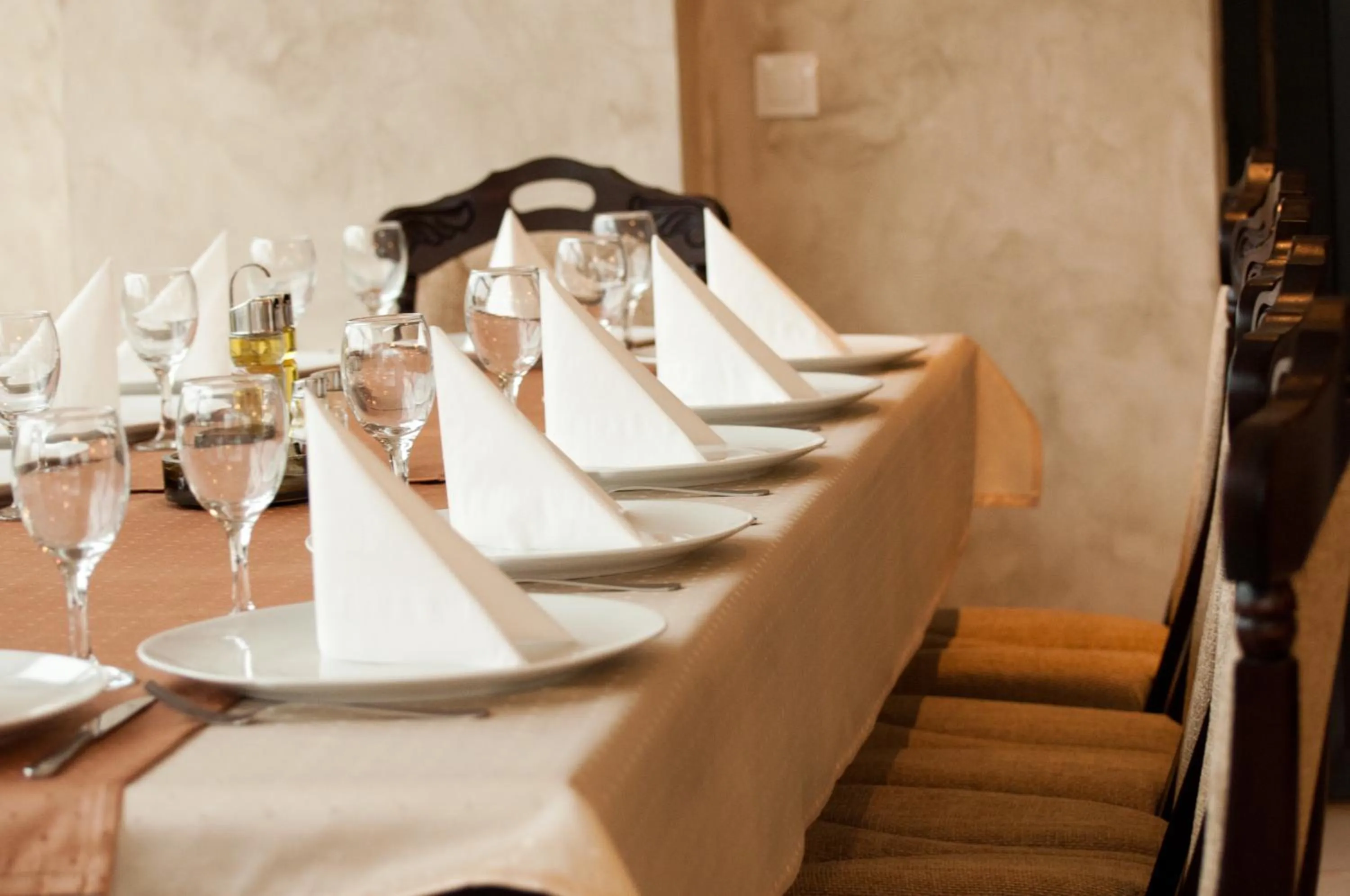 Restaurant/places to eat in Hotel Hyperion