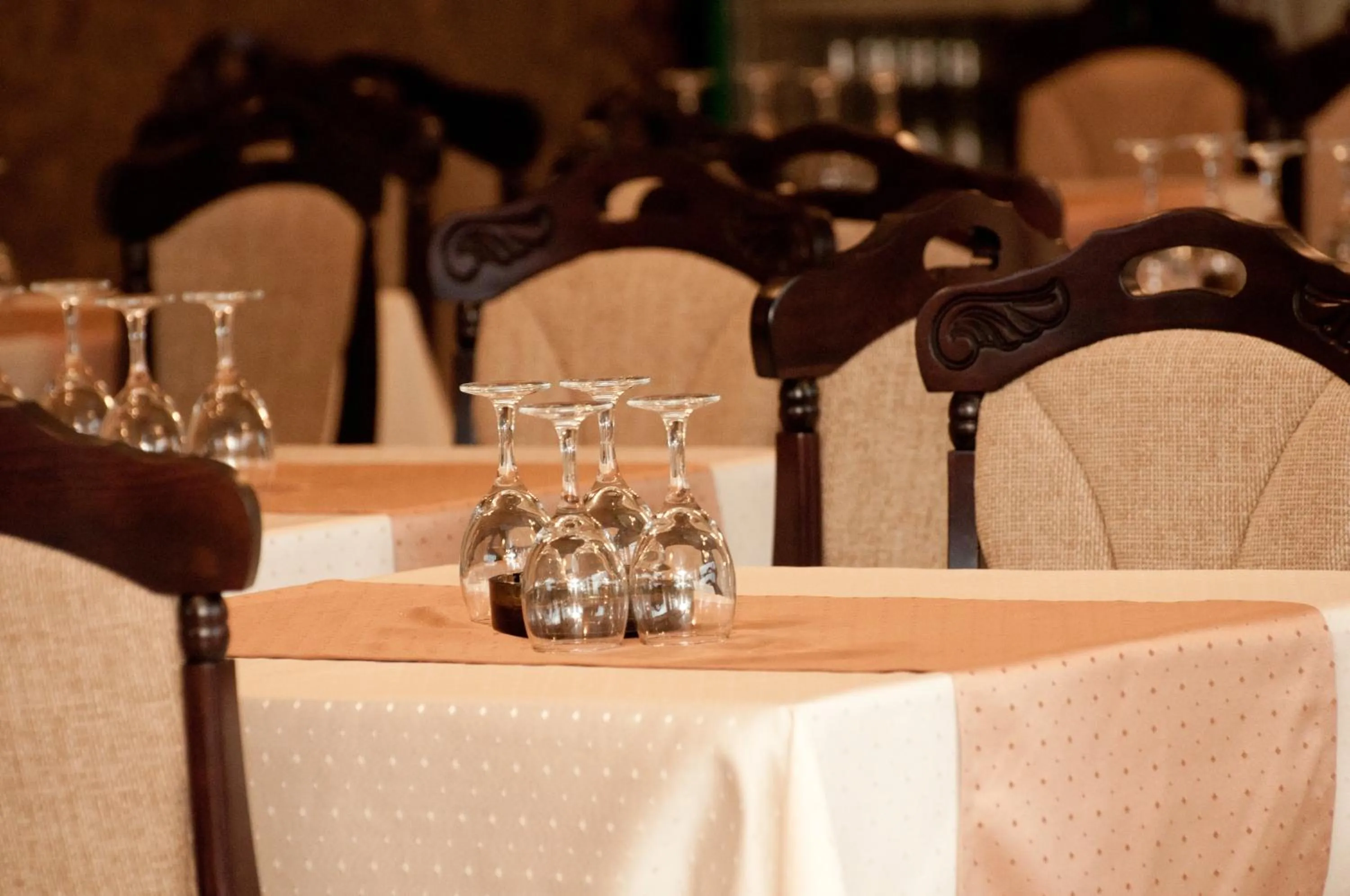 Restaurant/places to eat in Hotel Hyperion