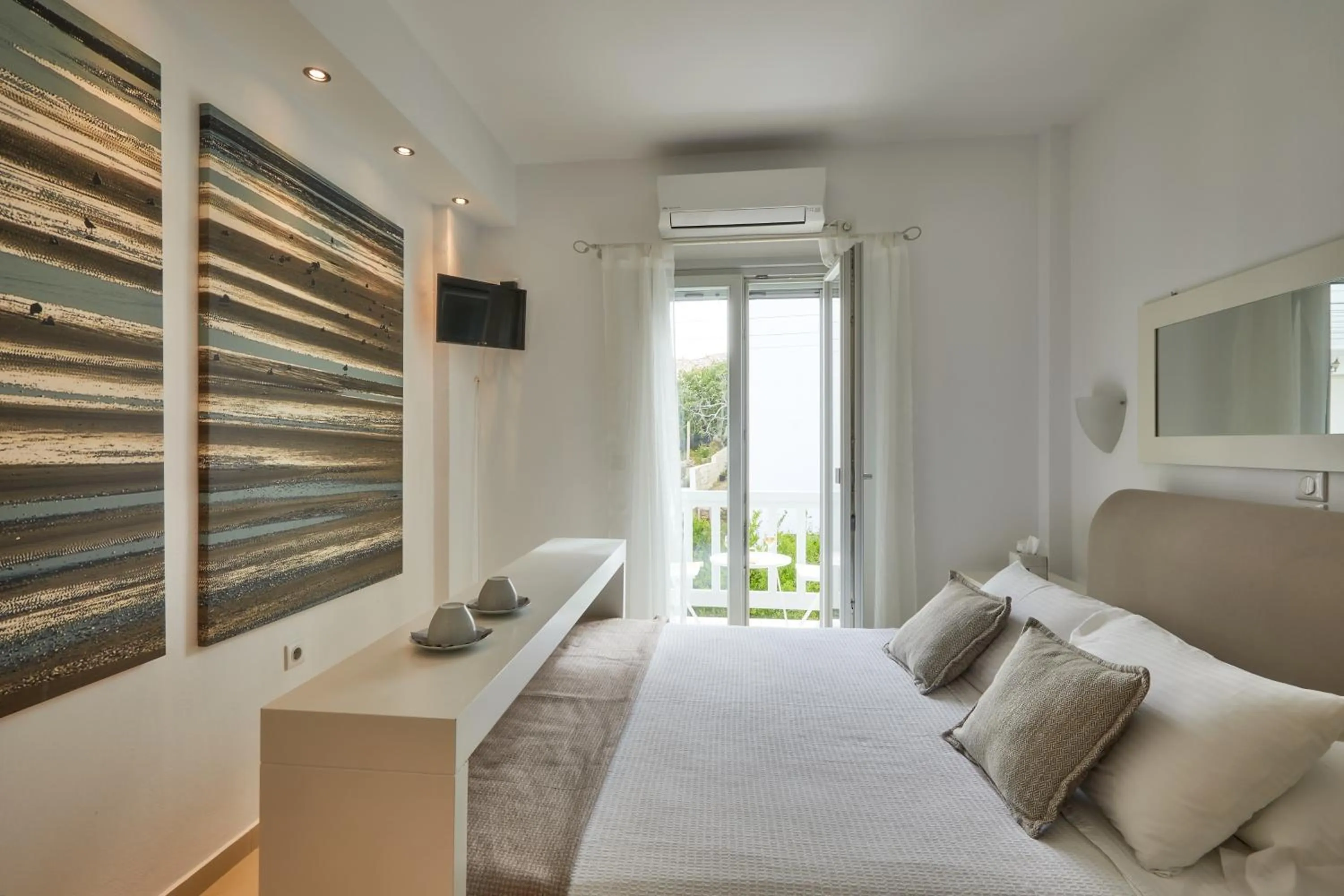 Bedroom, Bed in Romantica Suites