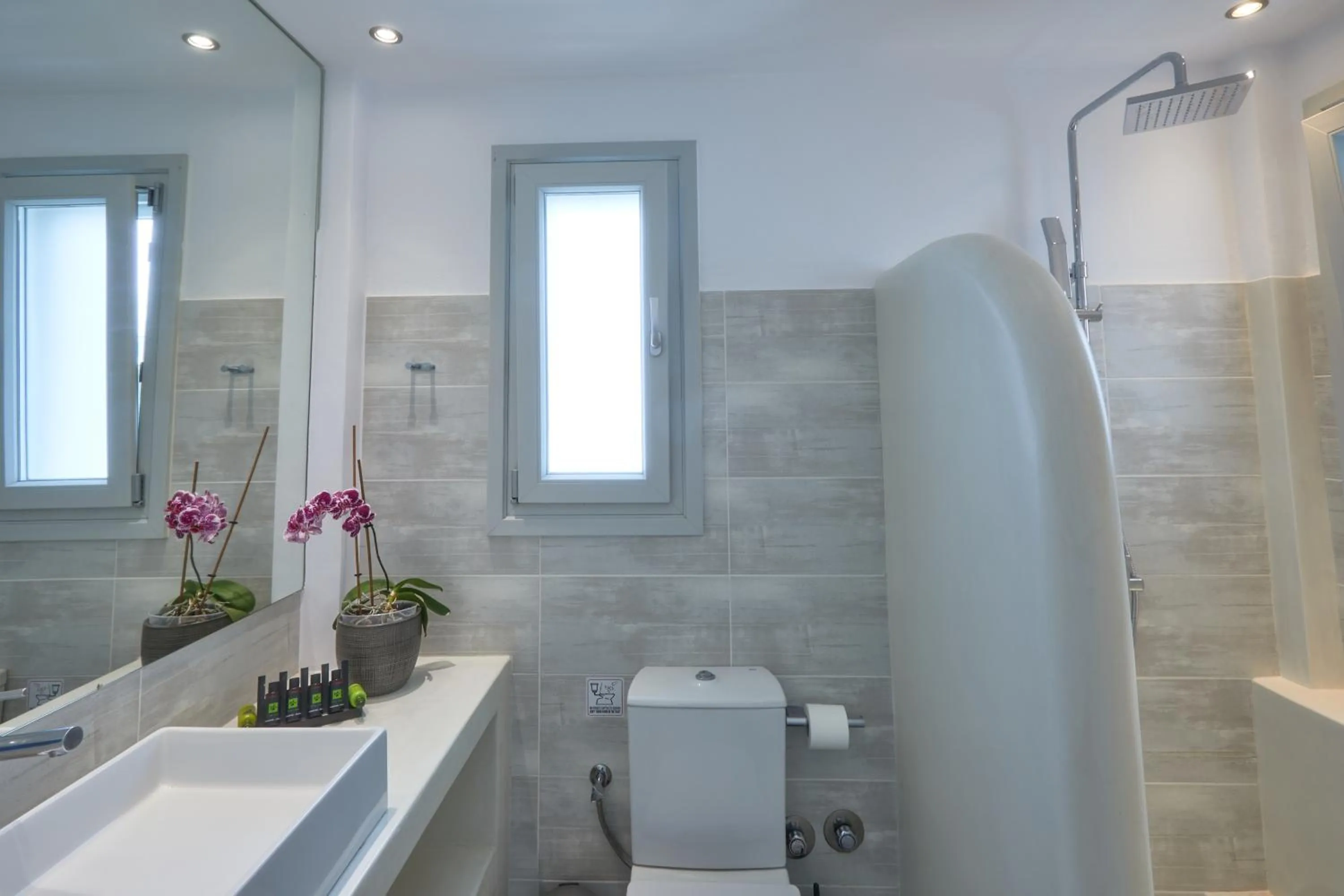 Shower in Romantica Suites