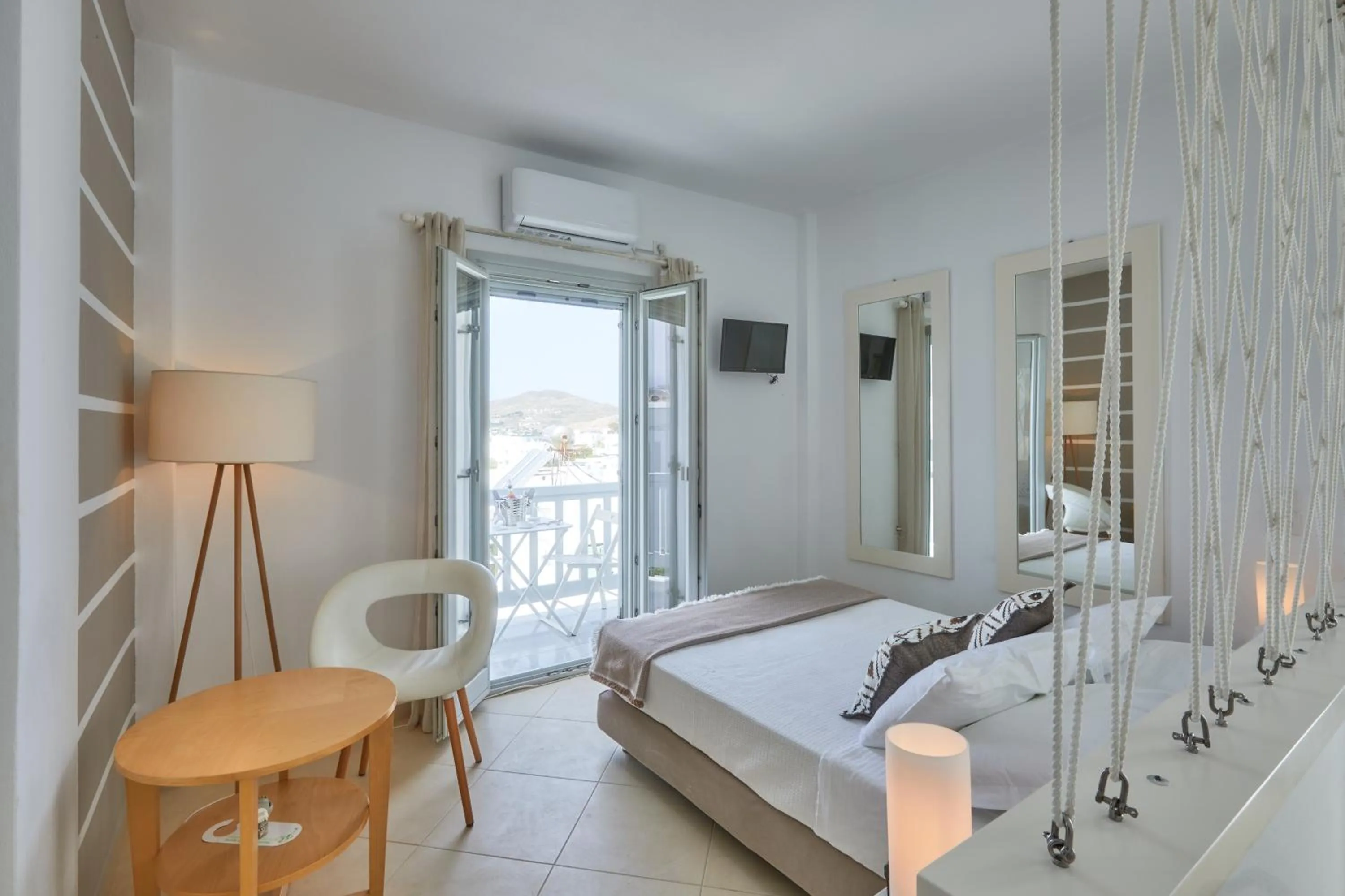 Balcony/Terrace, Bed in Romantica Suites