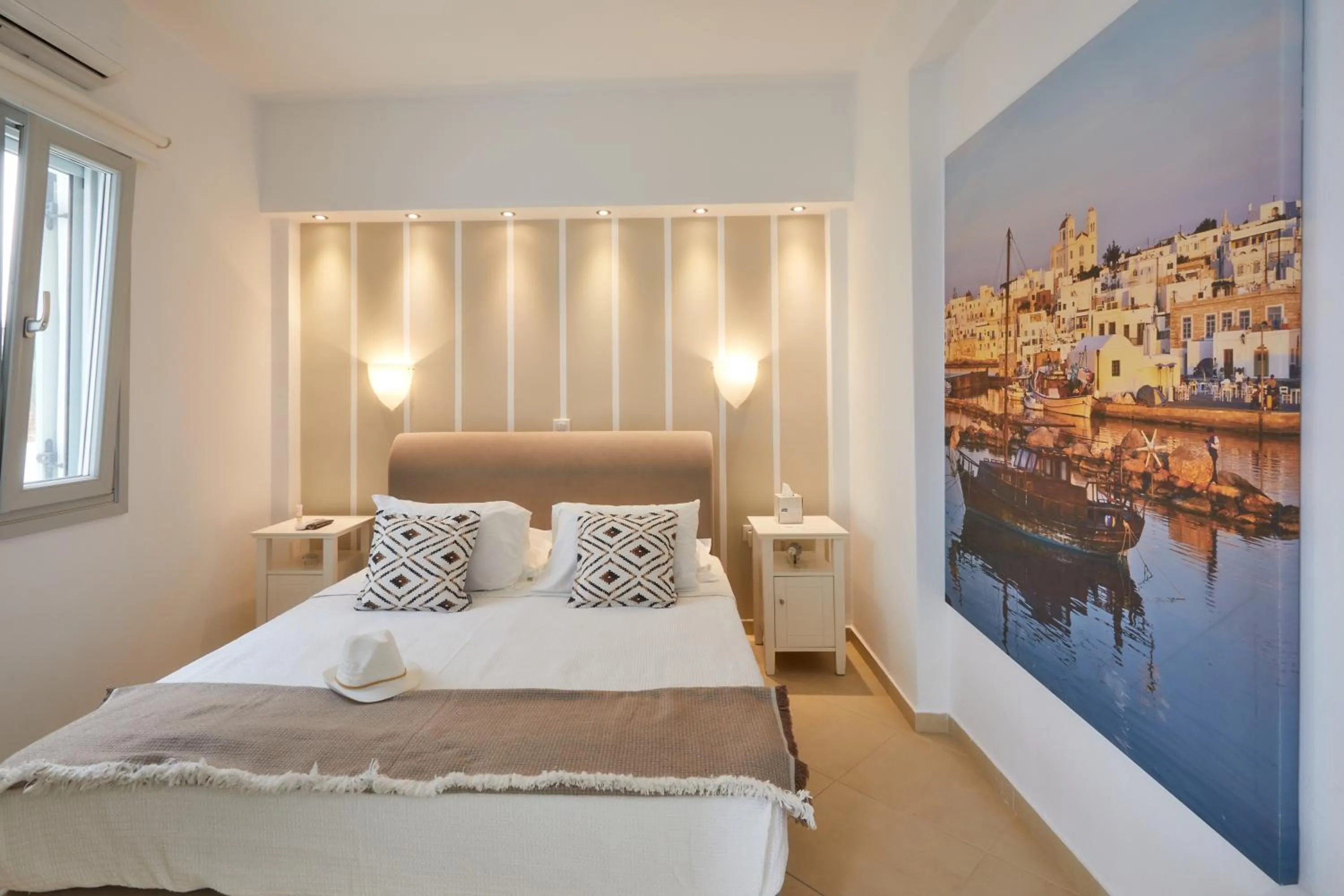 Bedroom, Bed in Romantica Suites