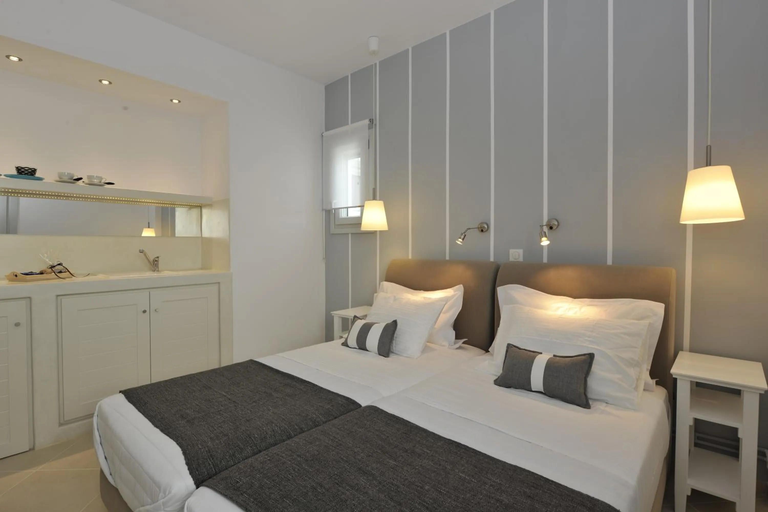 Kitchen or kitchenette, Bed in Romantica Suites