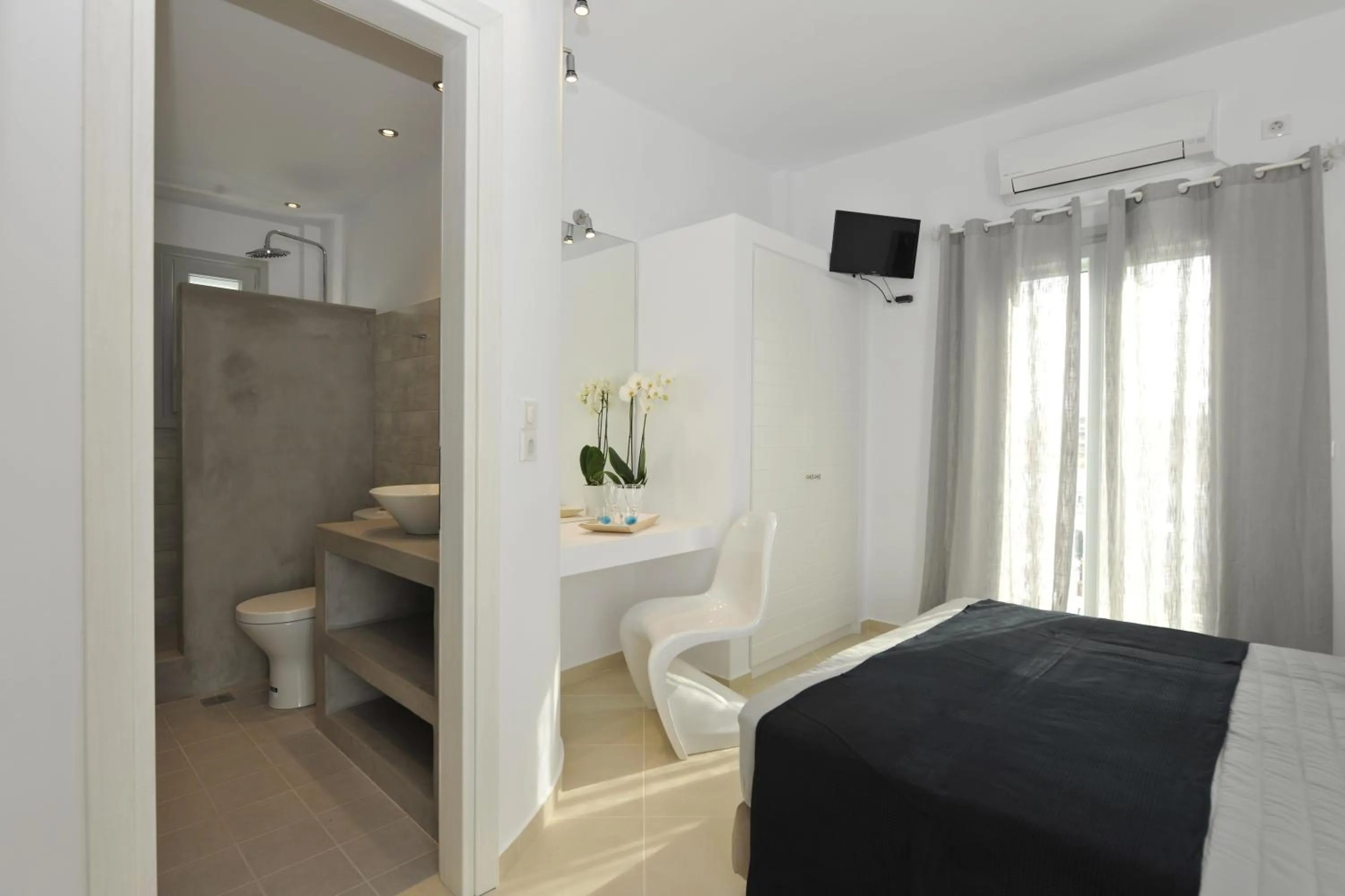 Bathroom in Romantica Suites