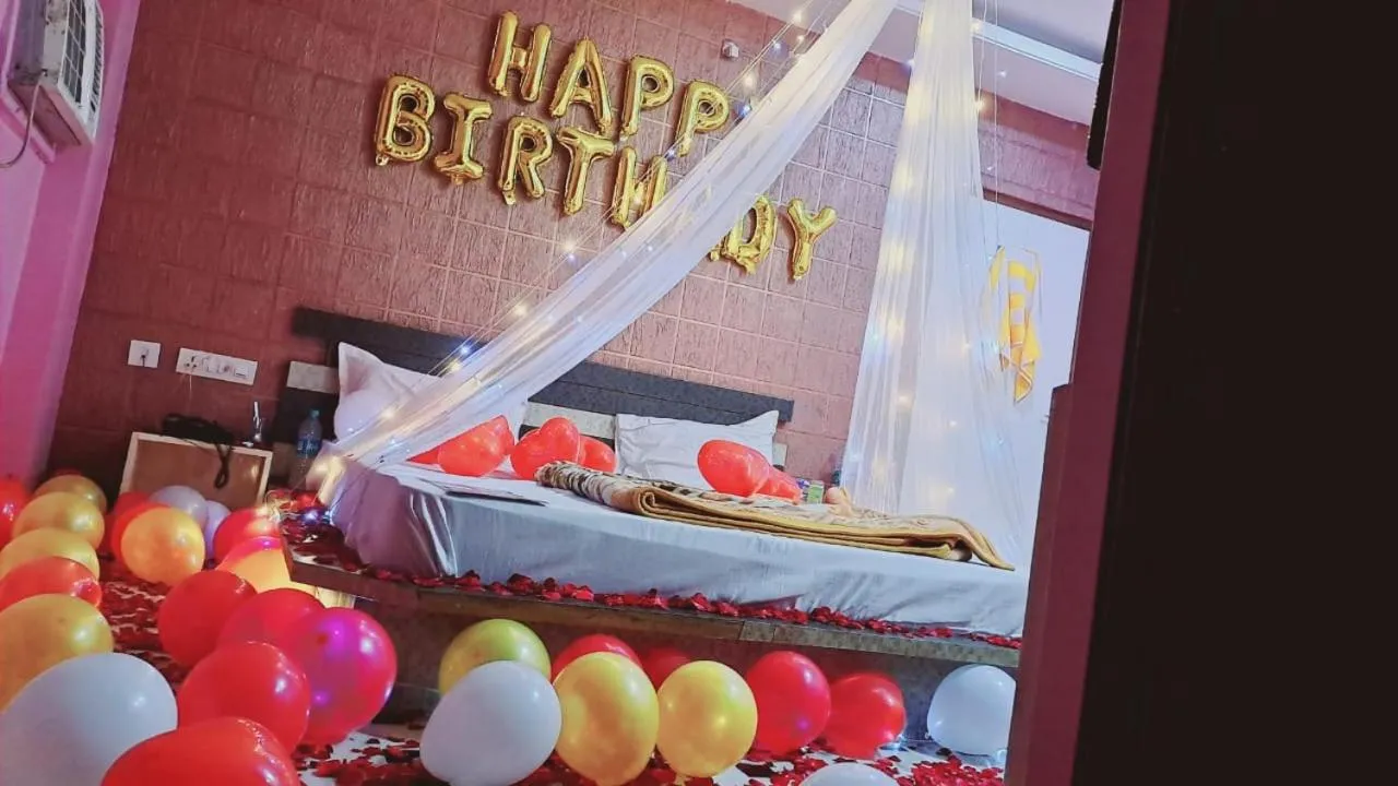 Bed in HOTEL HAYAT RESIDENCY