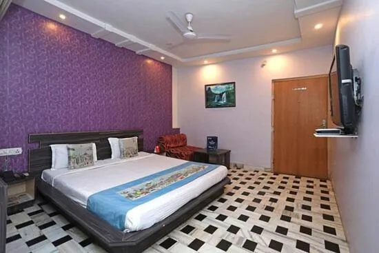 Bed in HOTEL HAYAT RESIDENCY