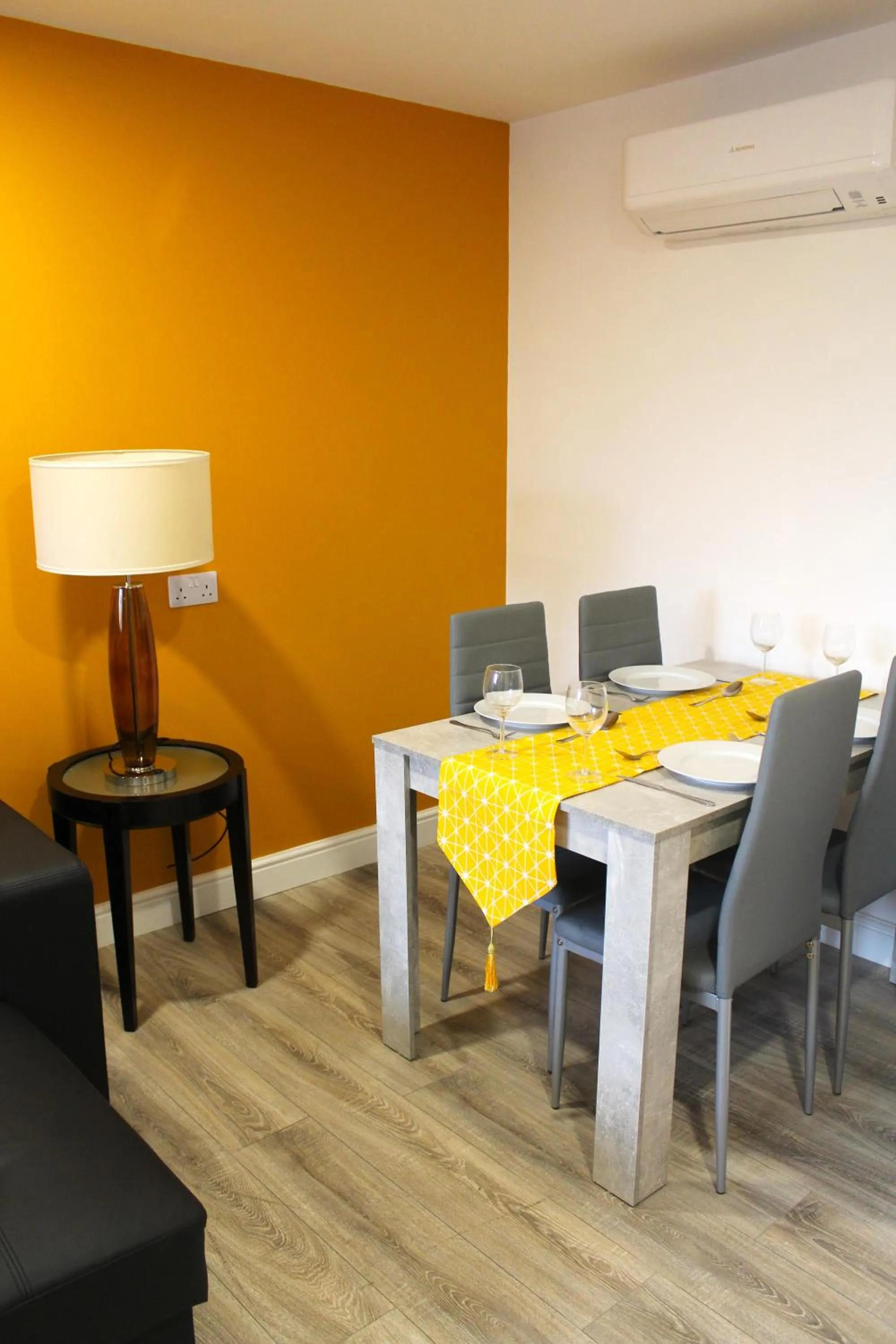 Dining area in Maze apartments and rooms Free parking