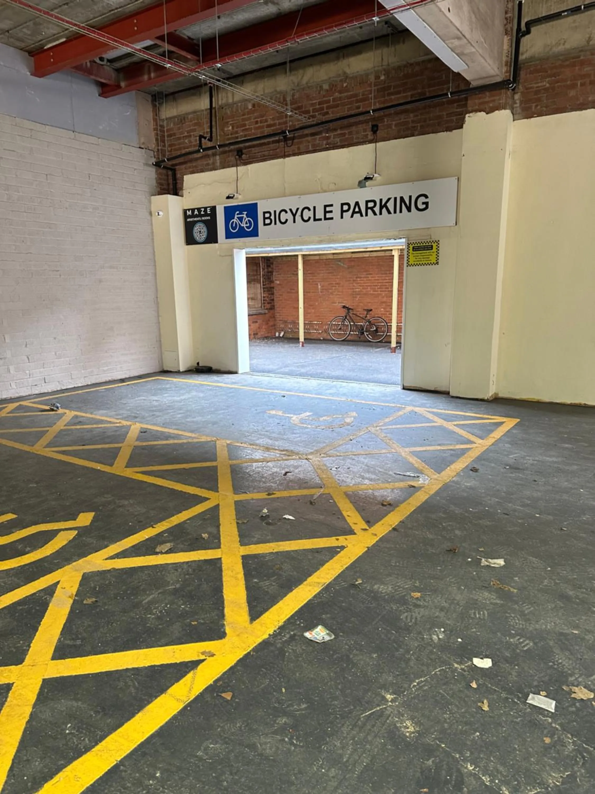 Parking in Maze apartments and rooms Free parking