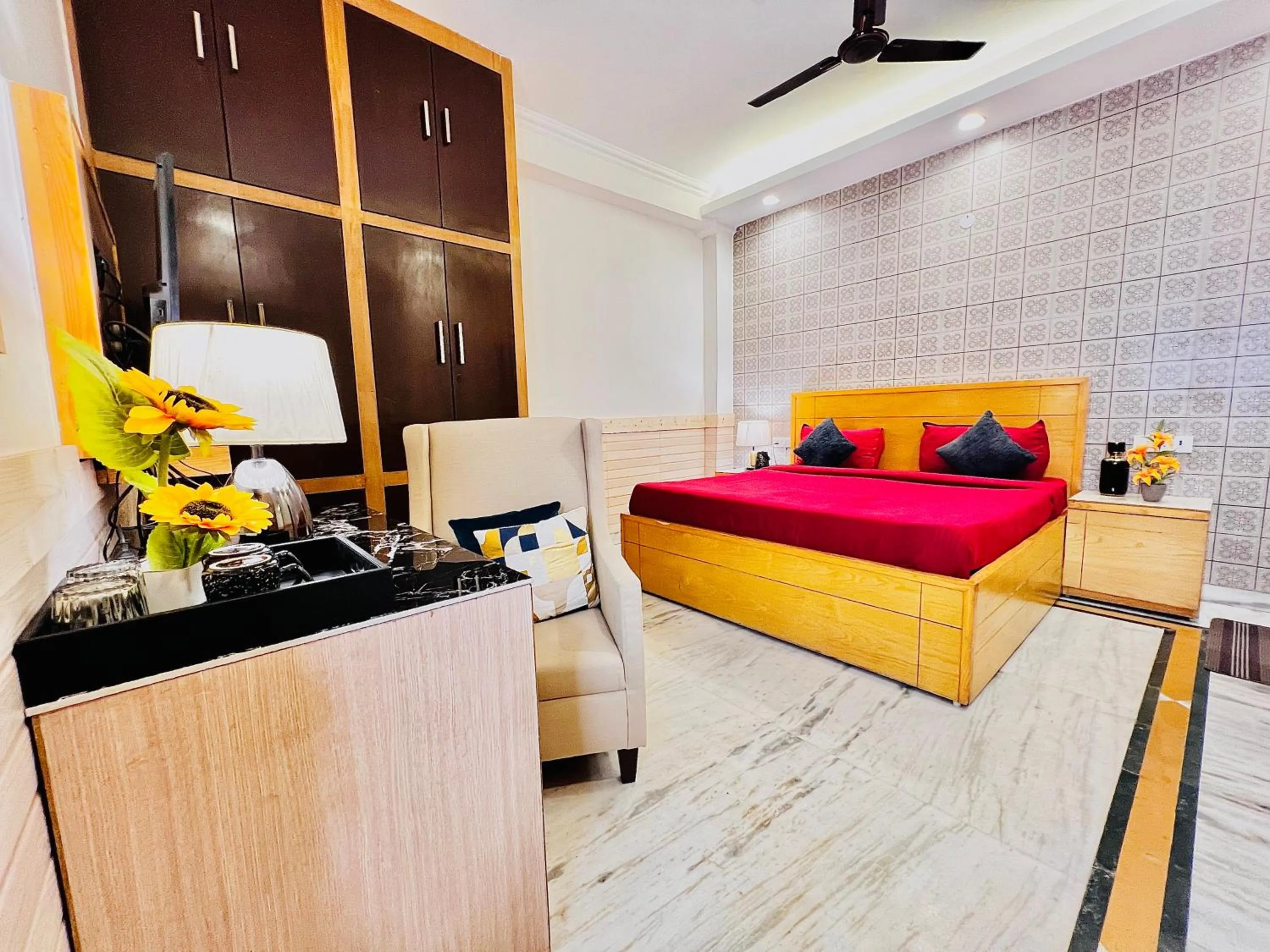 Bed in Divine Inn Hotel Near Rajouri Garden Main Market