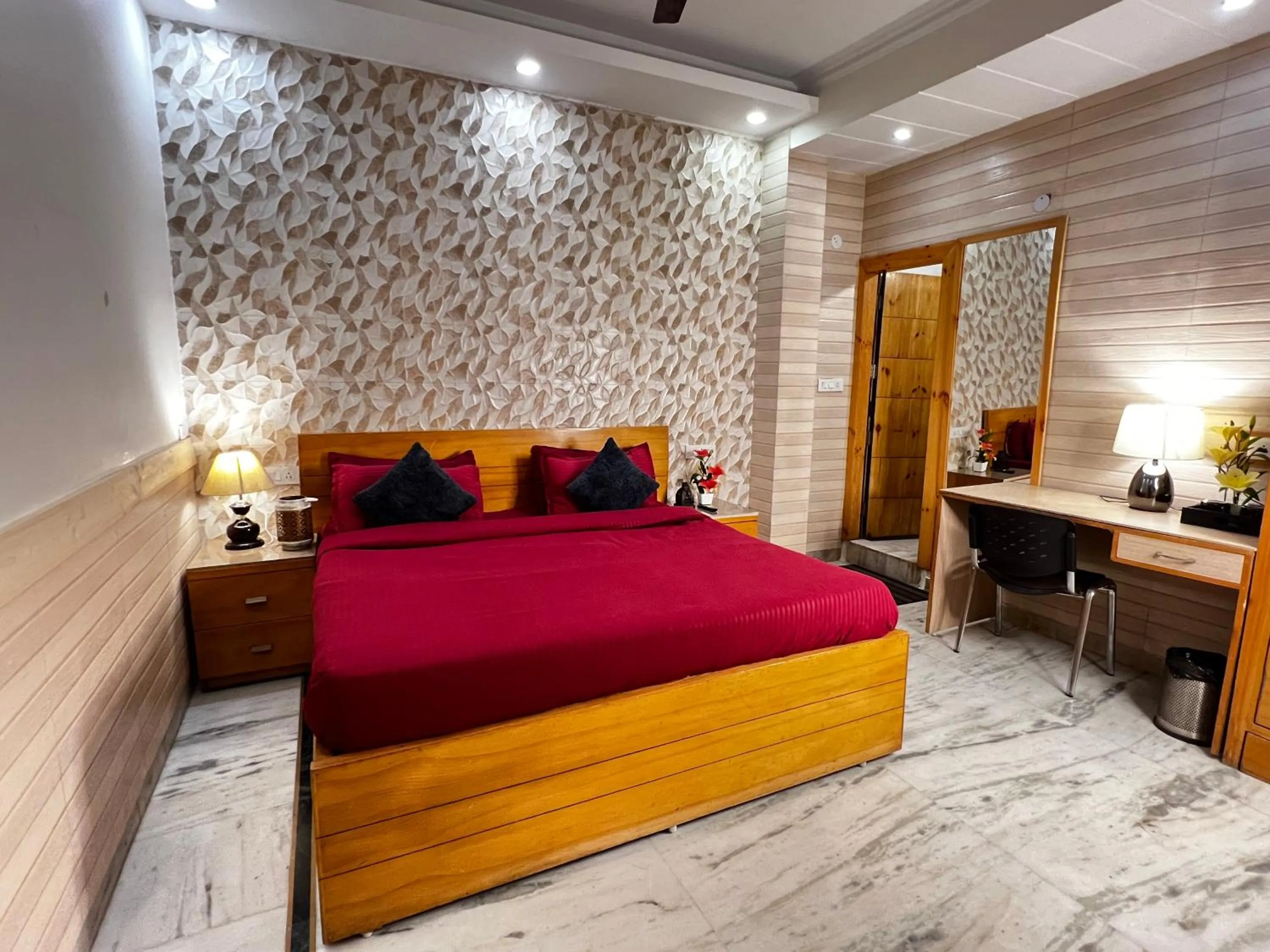 Bed in Divine Inn Hotel Near Rajouri Garden Main Market