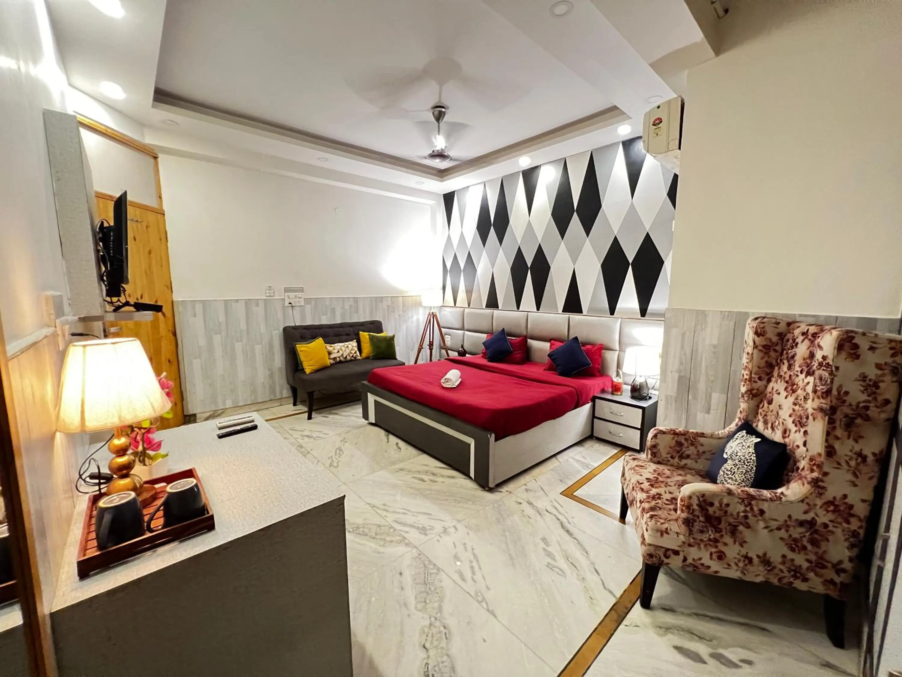 Bed in Divine Inn Hotel Near Rajouri Garden Main Market