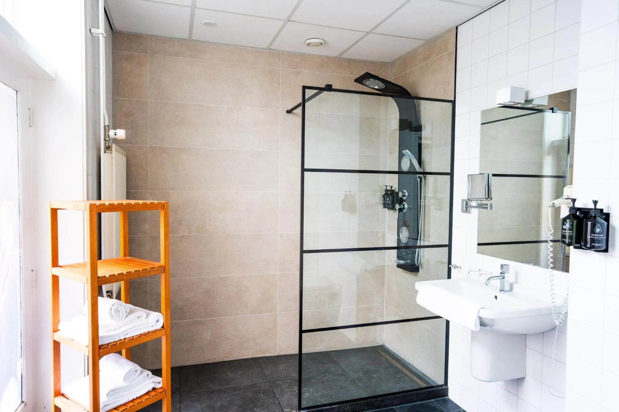 Bedroom in Hotel de Wereld