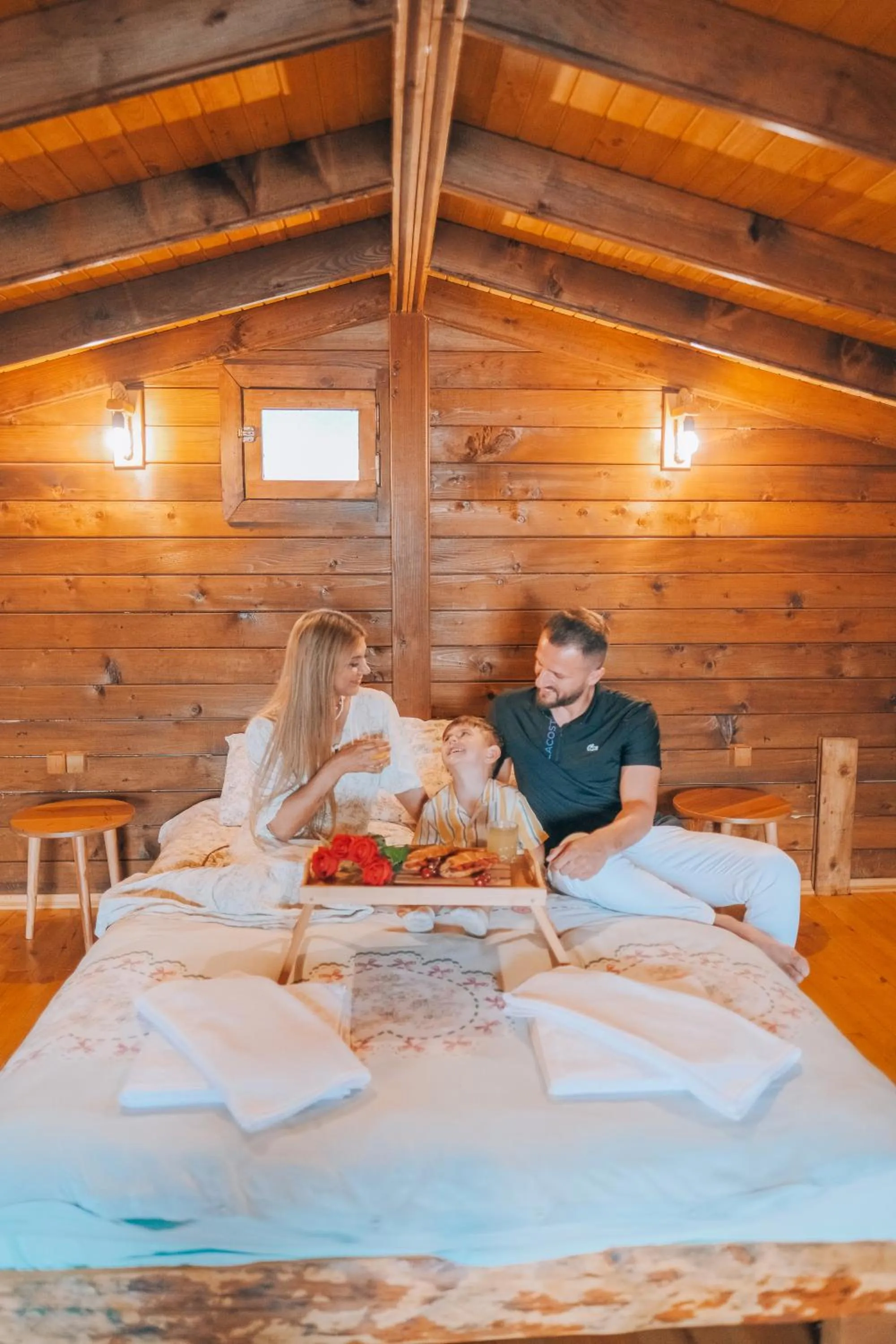 Family in Sapanca Şeker Bungalov
