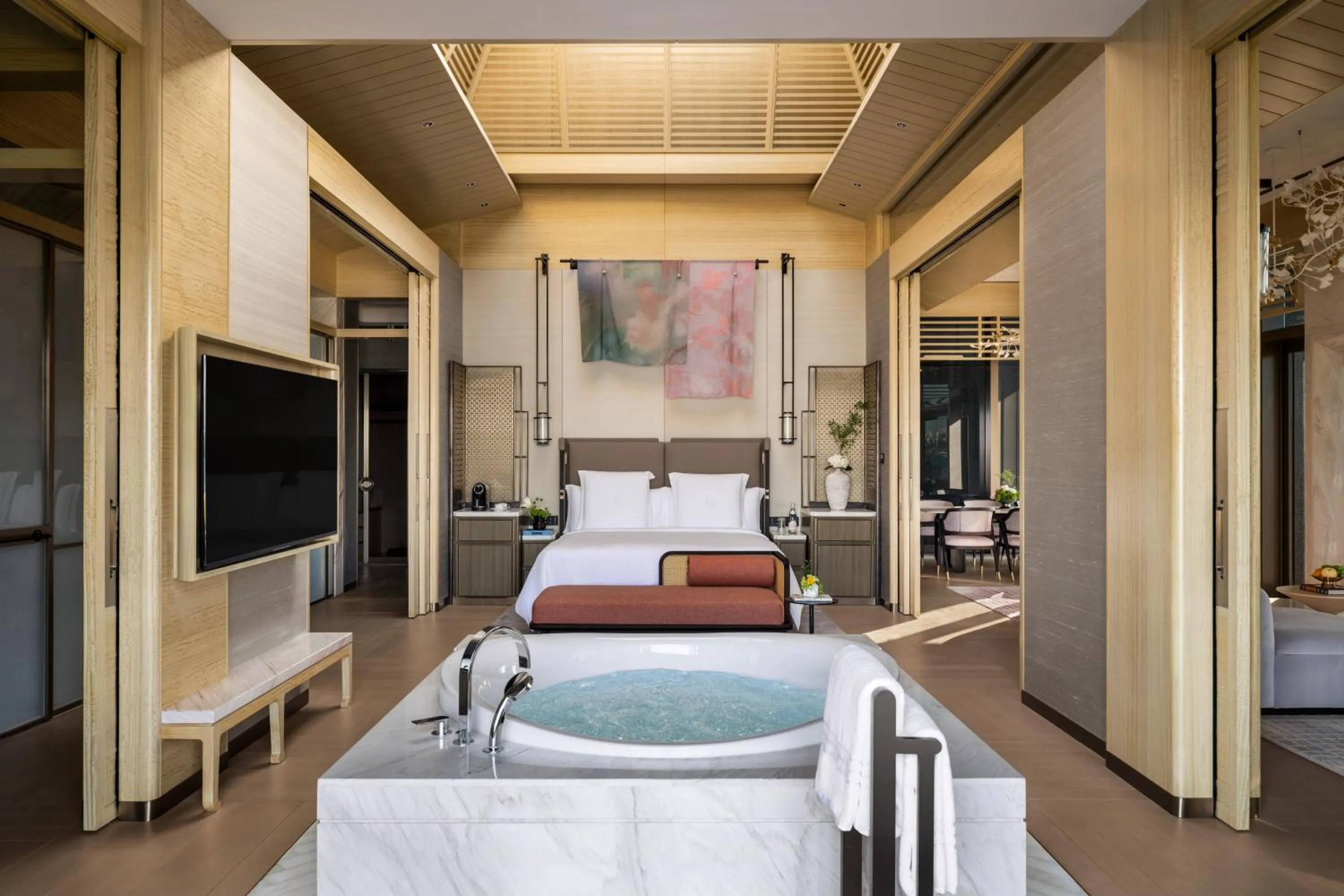 Bathroom, Bed in Four Seasons Hotel Suzhou