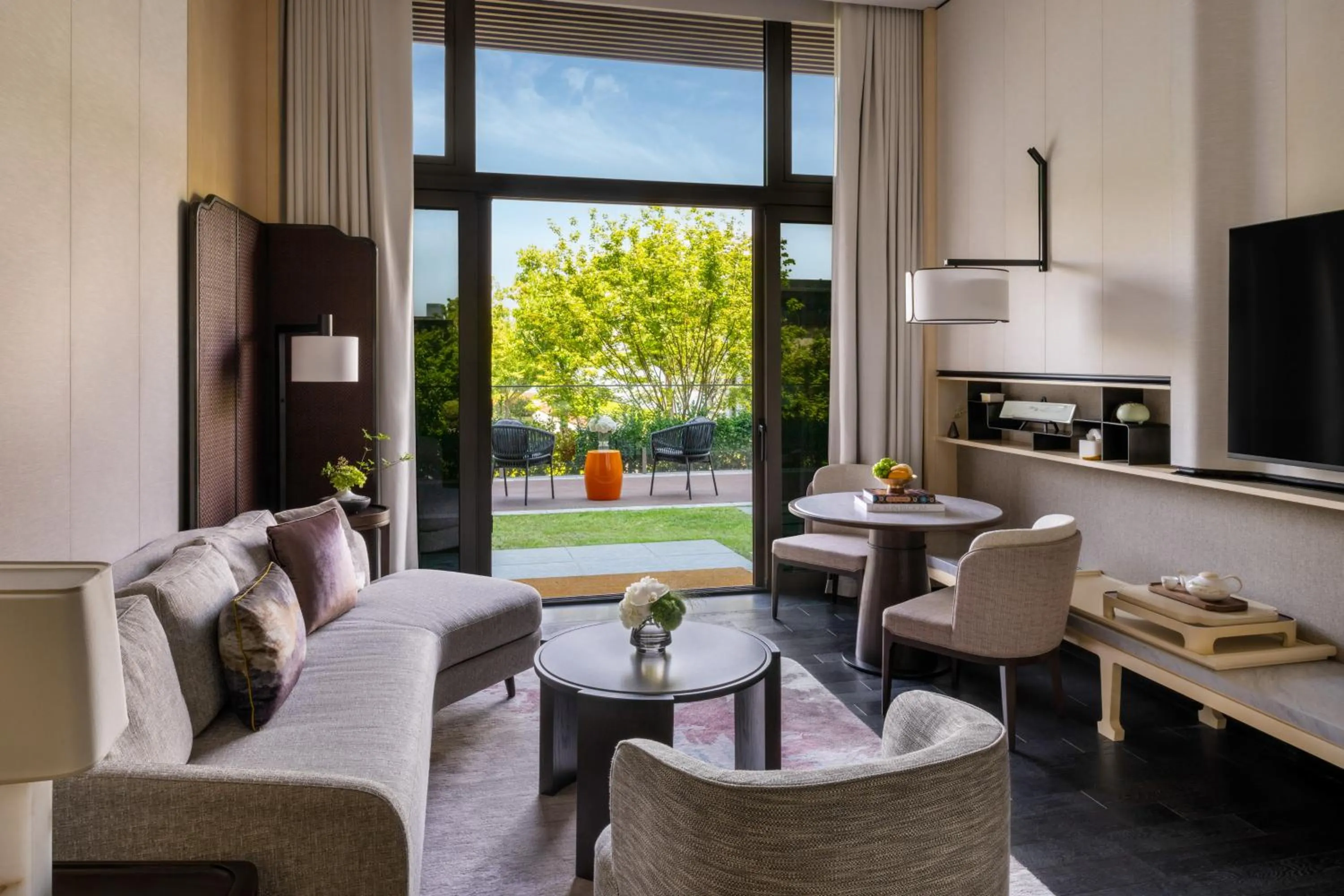 Living room in Four Seasons Hotel Suzhou