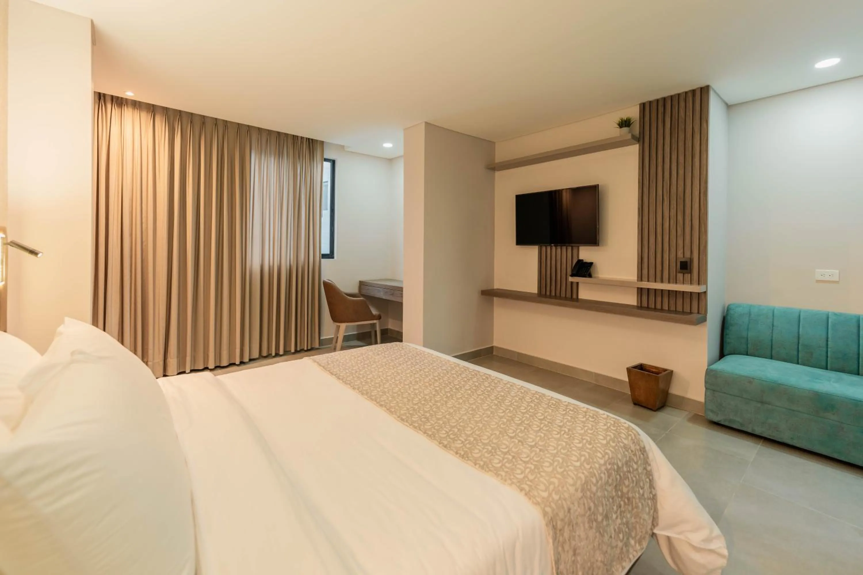 TV and multimedia, Bed in Amari Living Suites