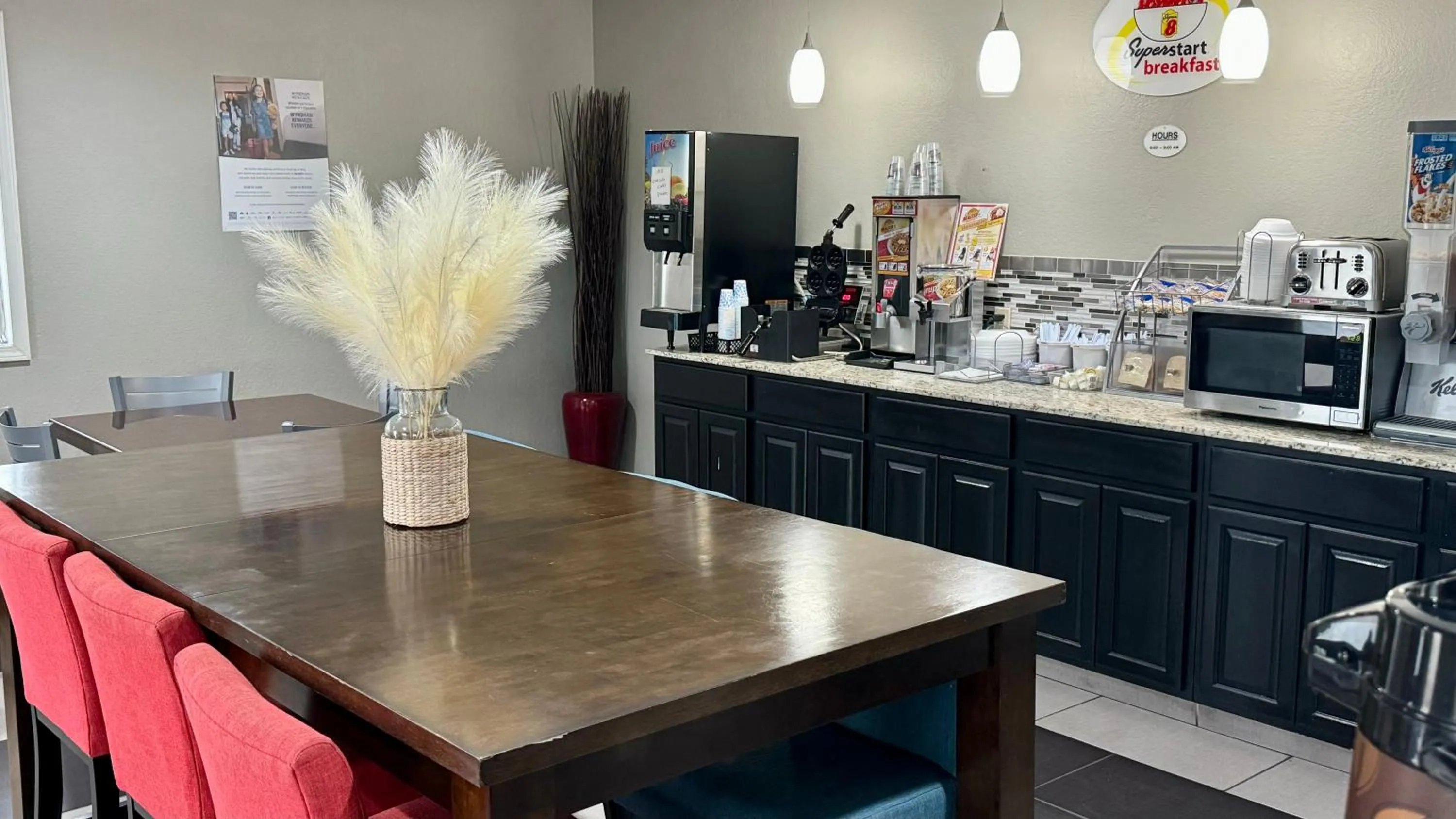 Coffee/tea facilities in Super 8 by Wyndham Henryetta